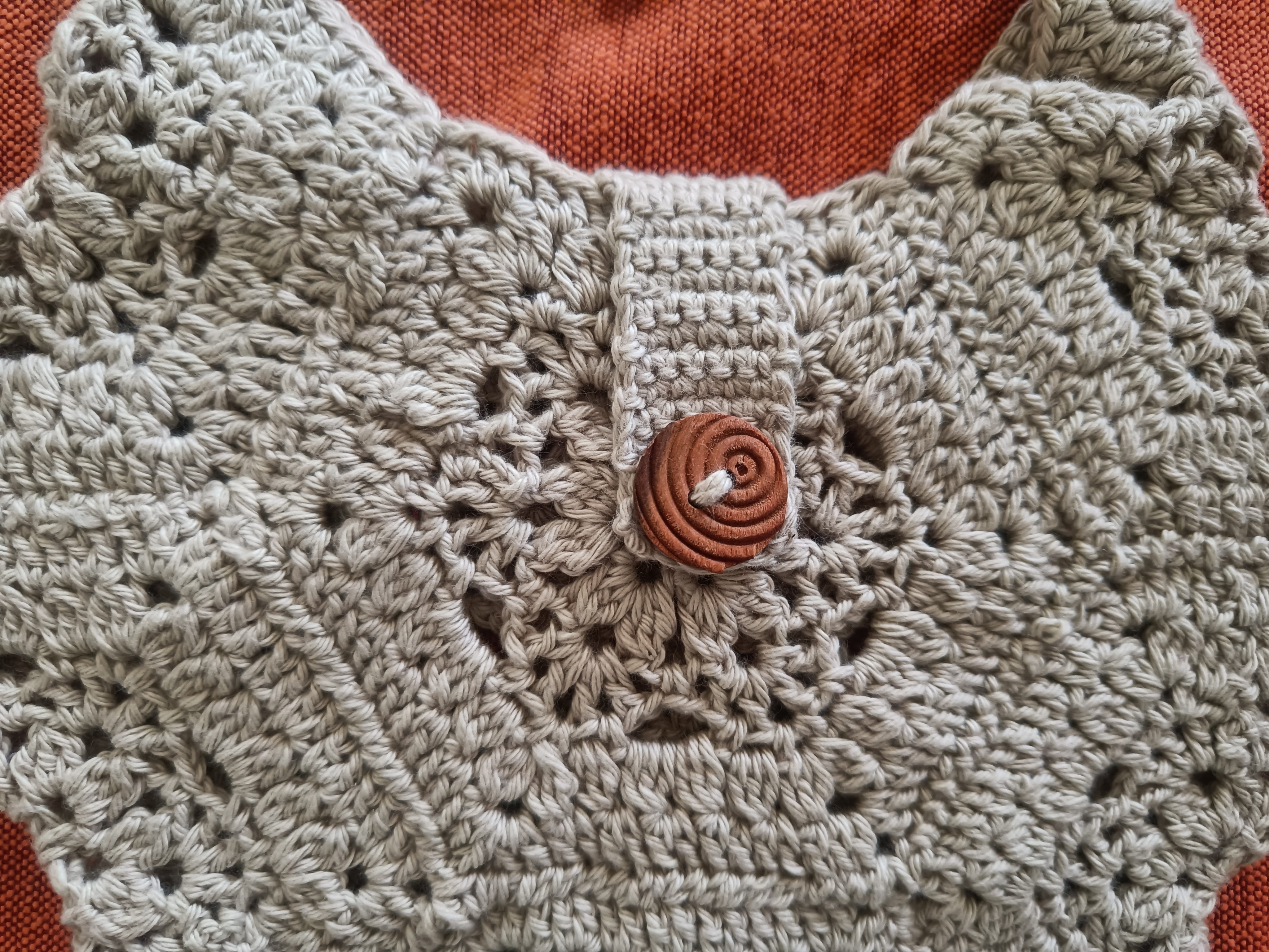 Handmade Crochet sling bag B09