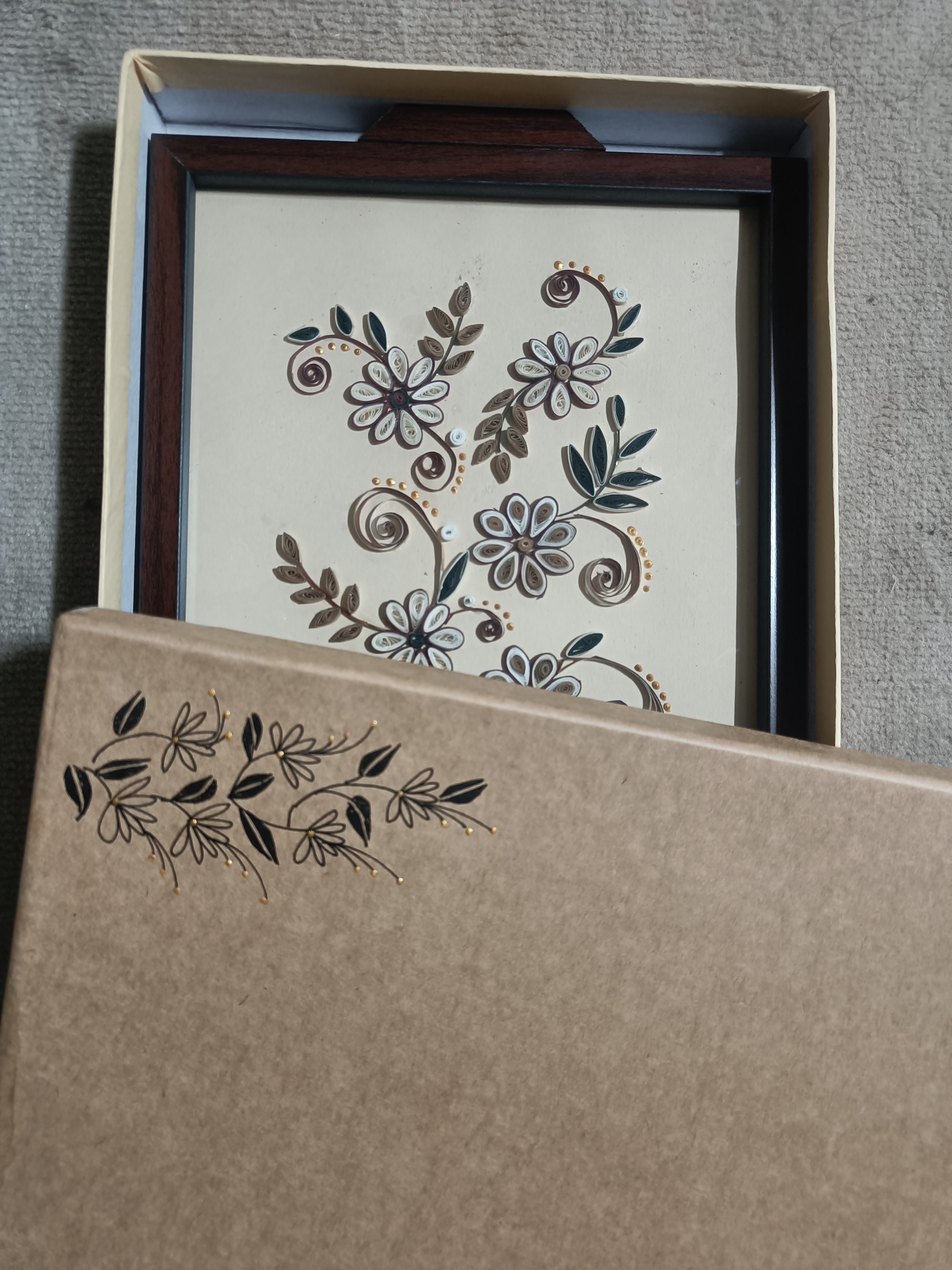 Wooden Tray with Hand-made Floral Art Q04