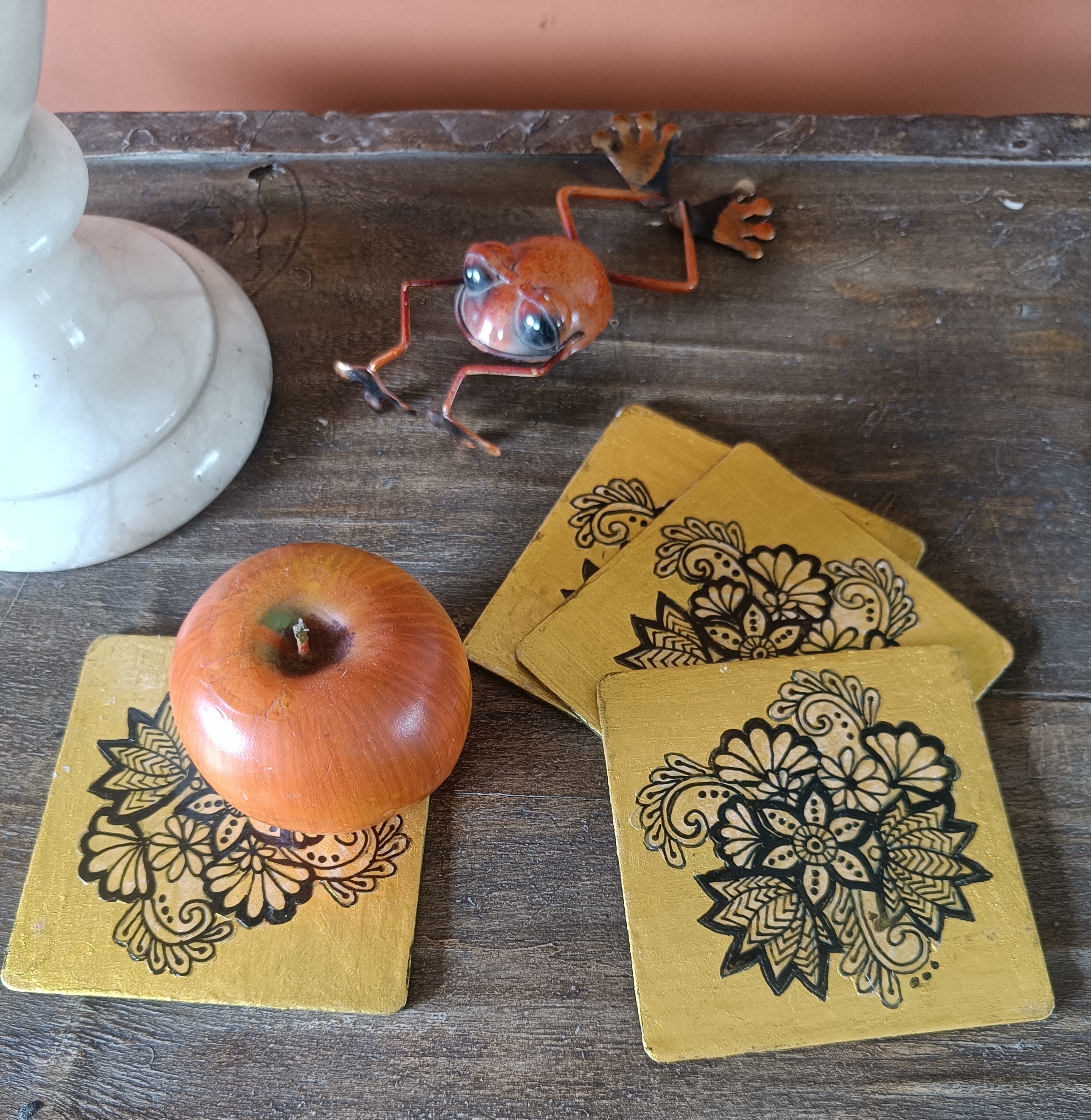 Hand-painted Decorative  set of 4 Coasters