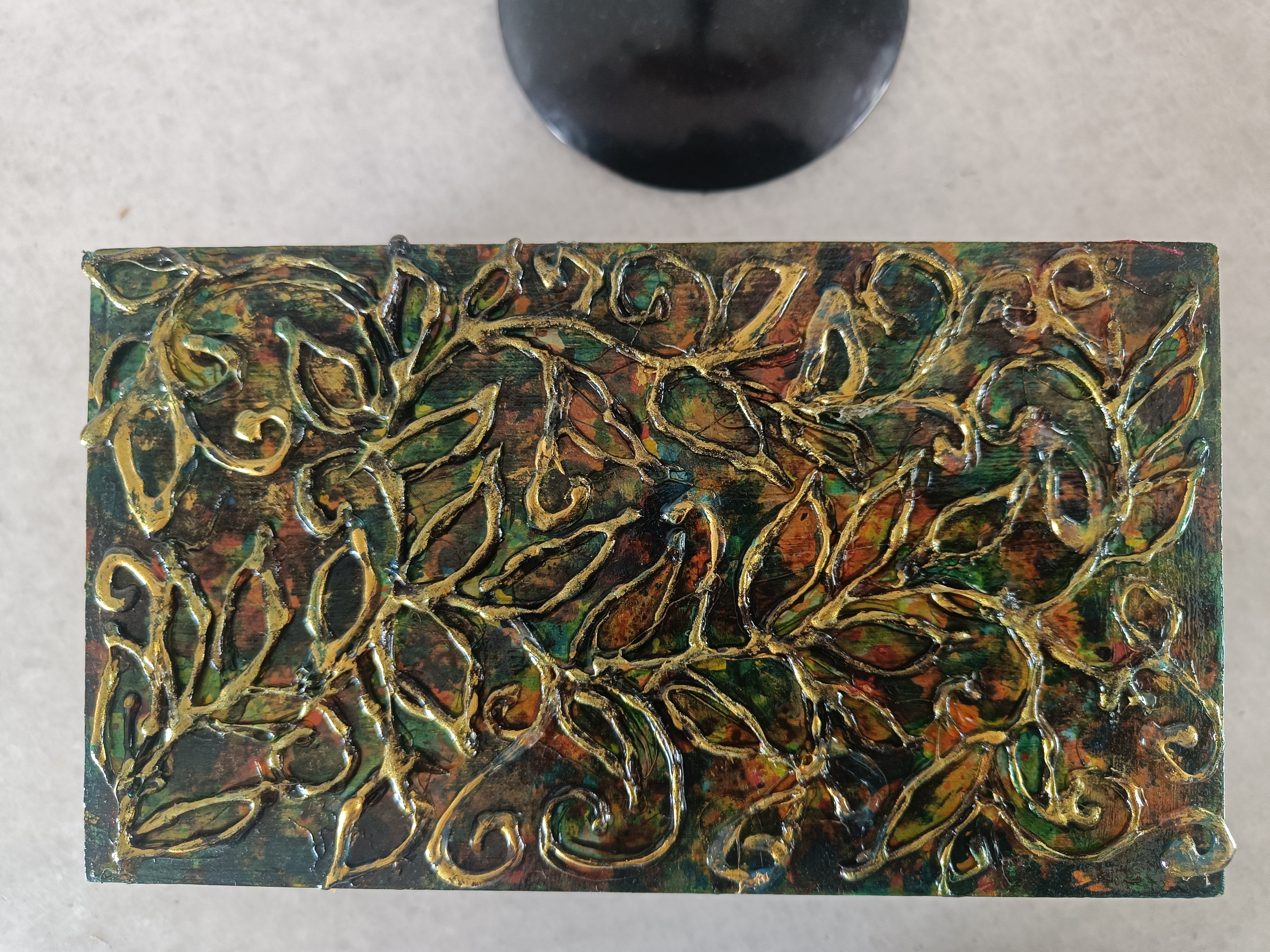 Decorative embossed and hand-painted Box BX4