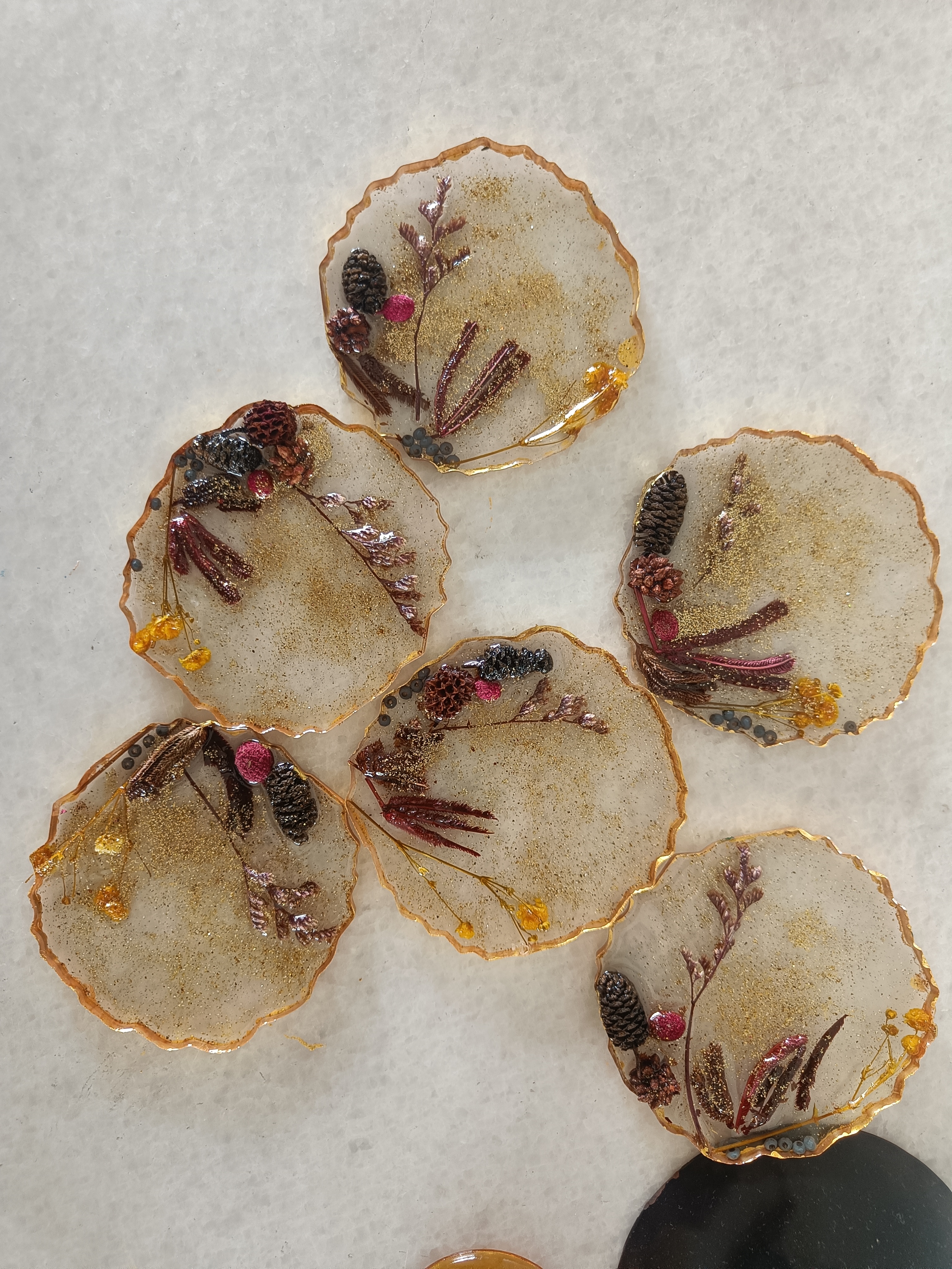 Set of hand-made 6 resin Coasters R27