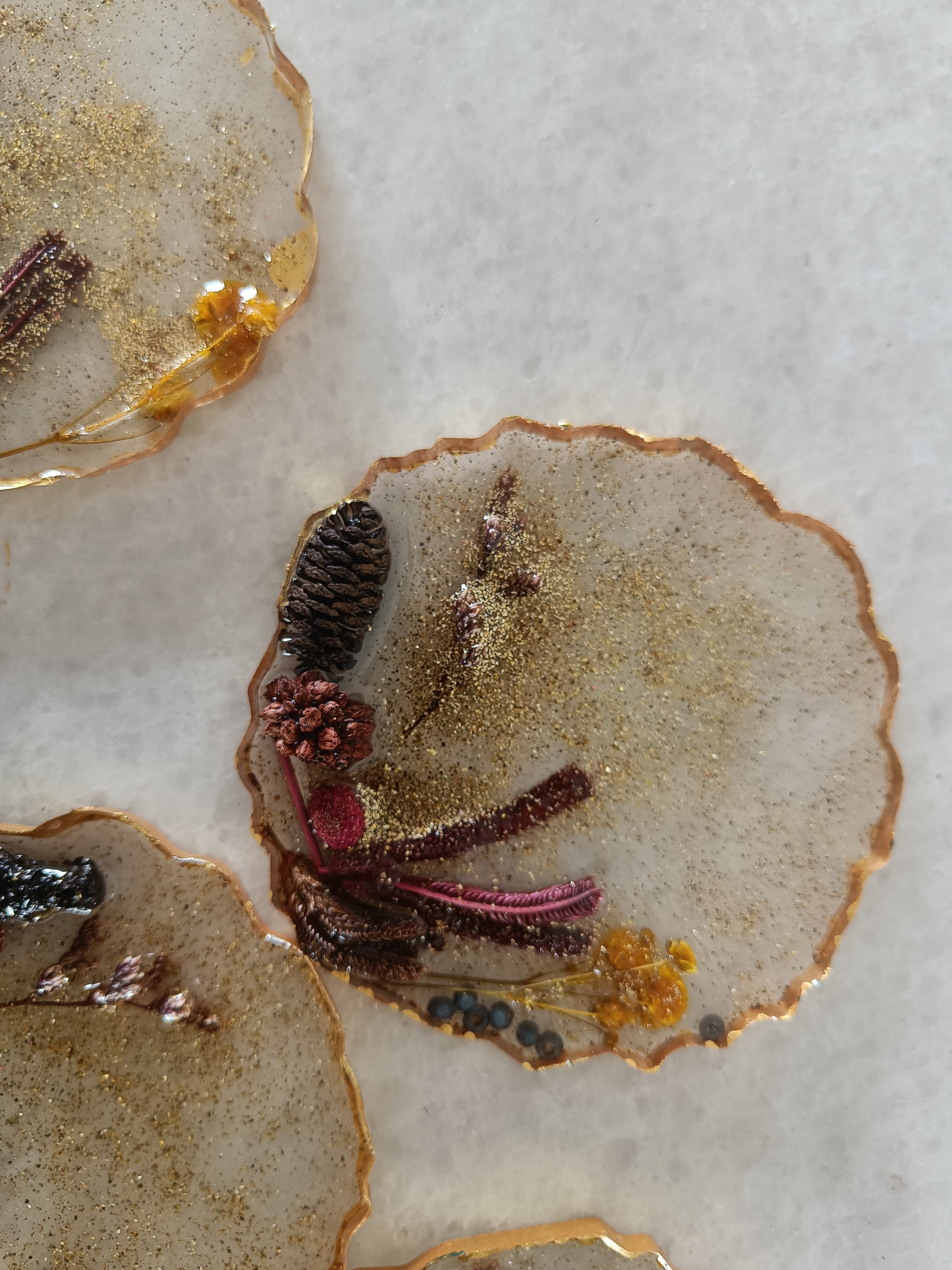 Set of hand-made 6 resin Coasters R27