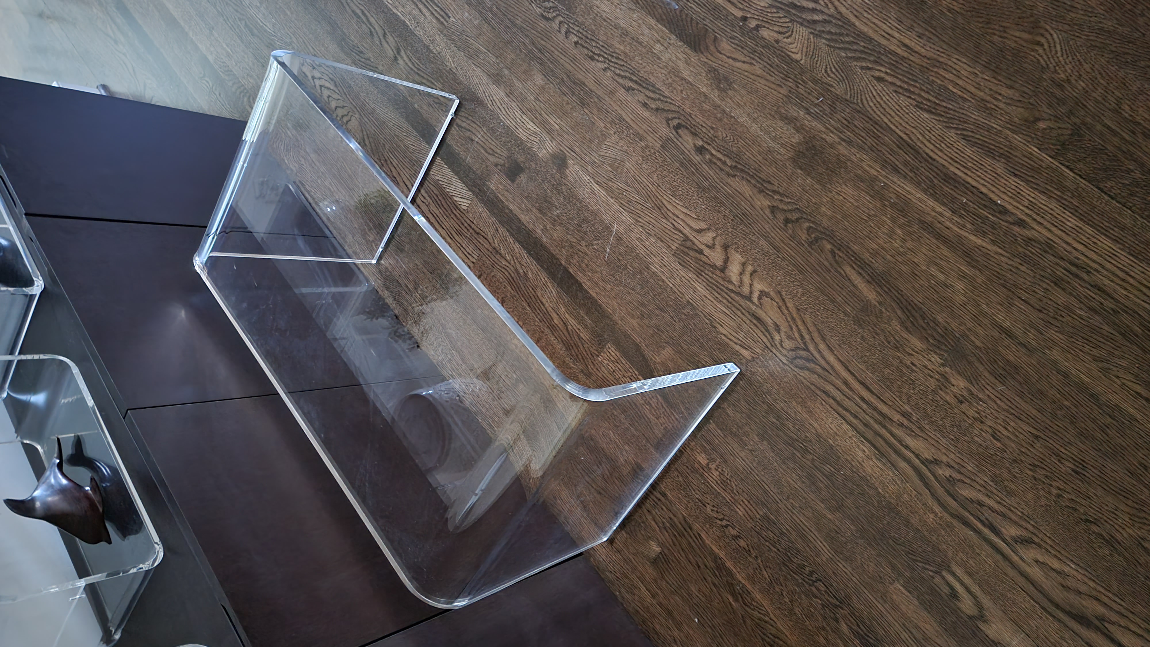 Acrylic Table 