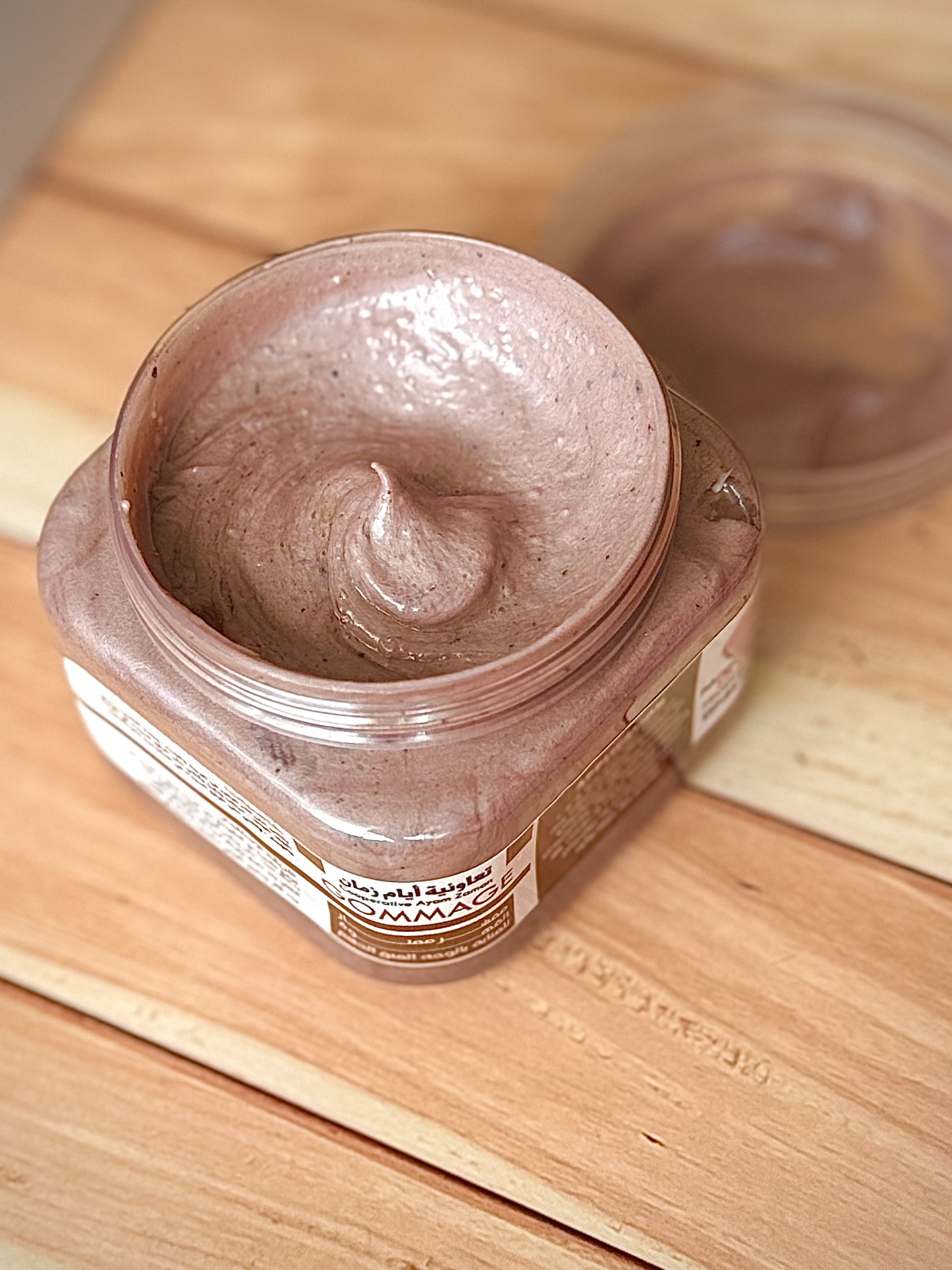  صابونيه مع مقشر بالقهوة