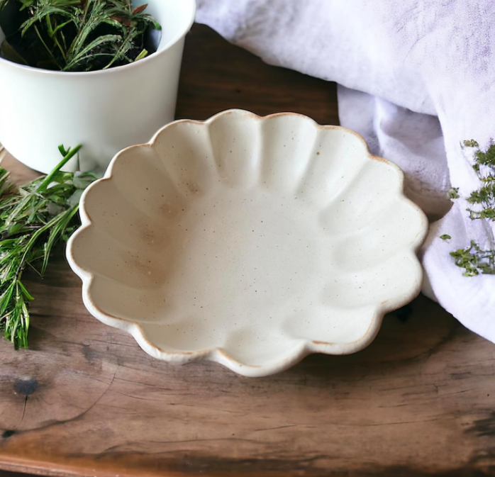  Scalloped Edge Bowl, Scallop Ceramic Plate | Dessert Bowl | Flower Shaped Soup Bowl | Trinket Dish Set of 2