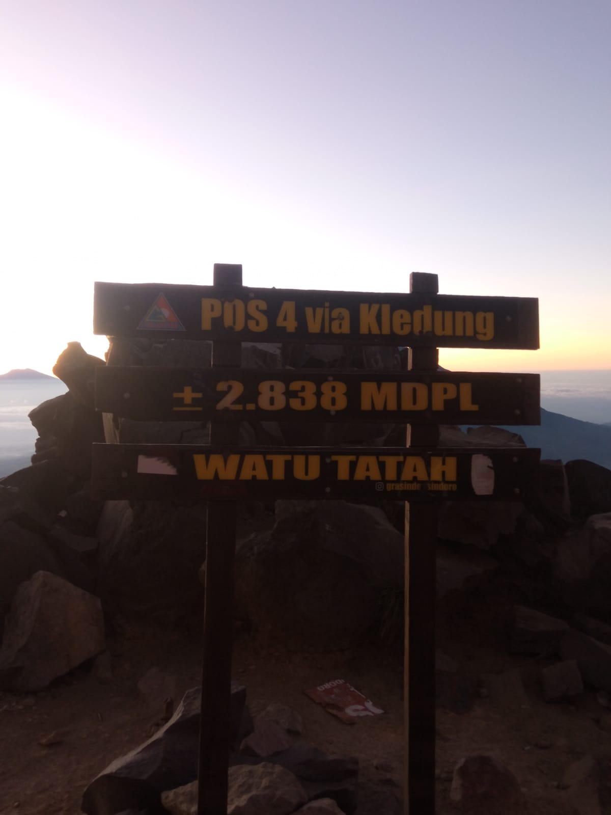 Mount Sindoro Hiking Tour – 2 Days 1 Night Camping 