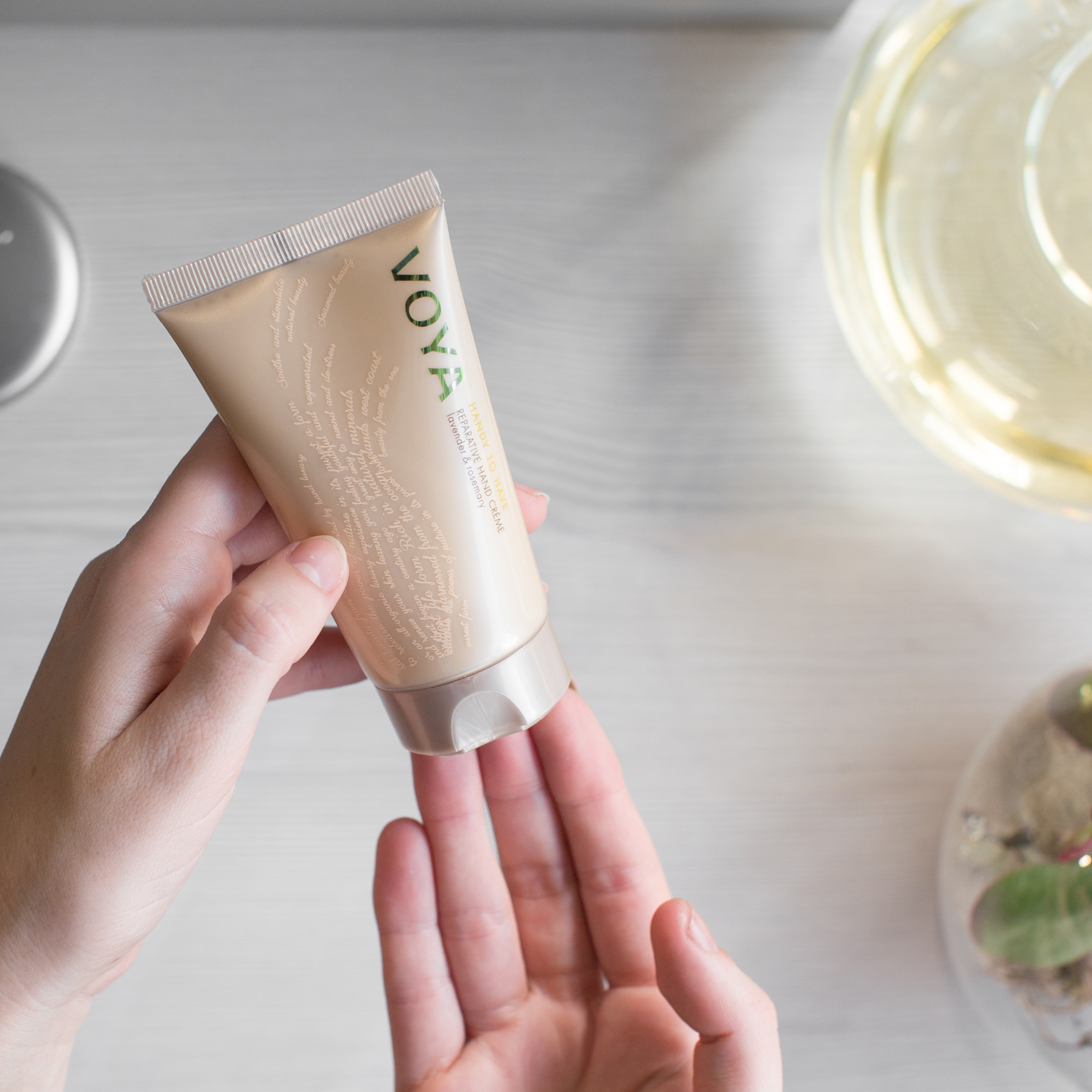 HANDY TO HAVE - atstatomasis rankų kremas