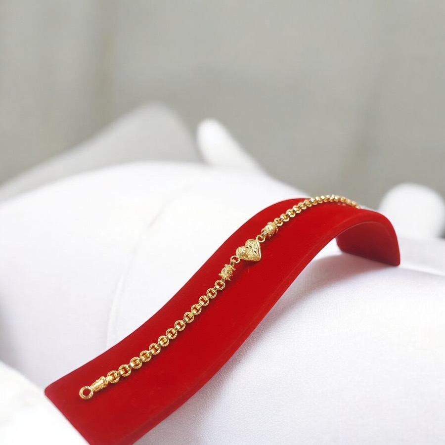 Gold Heart Chain Bracelet