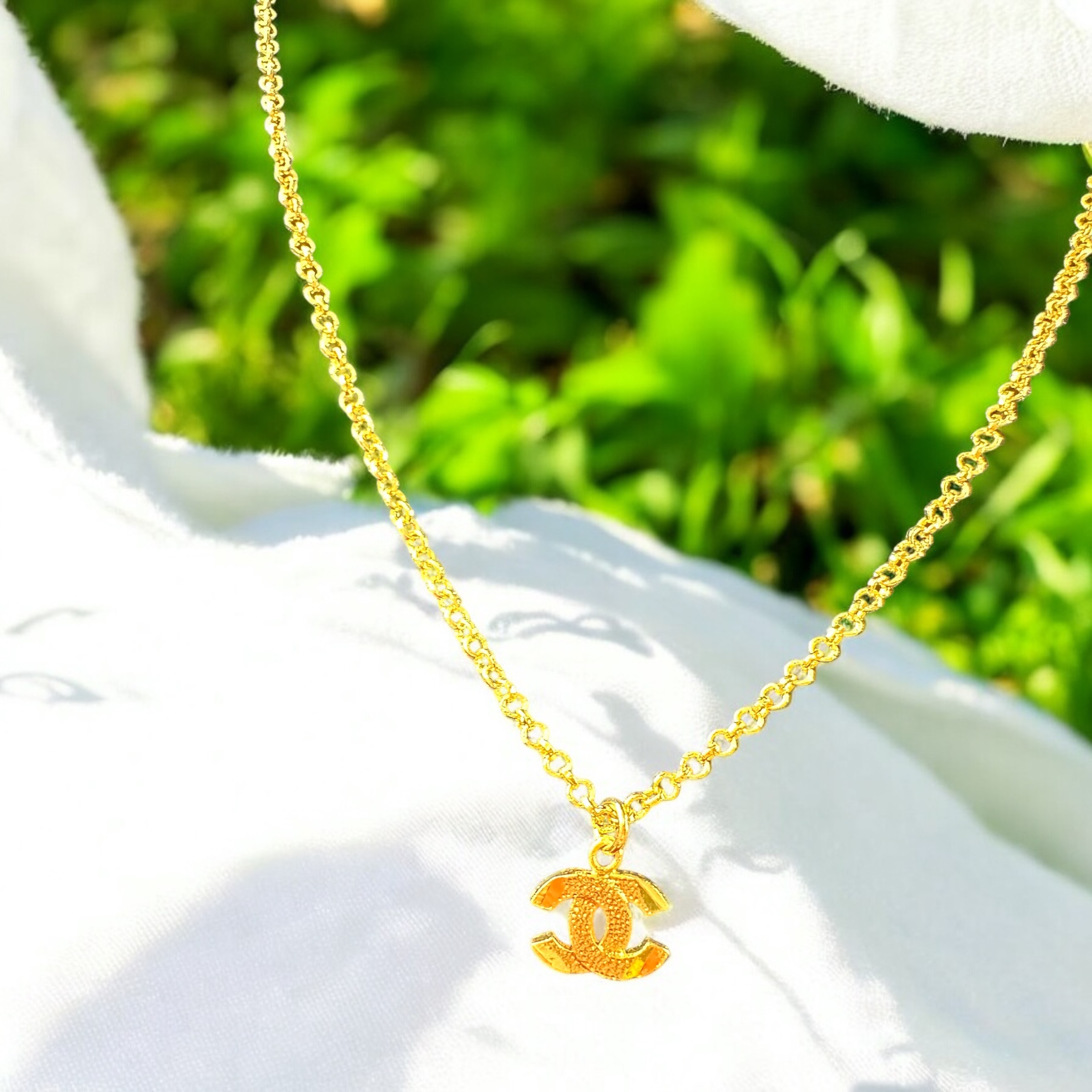 Gold Pendant Necklace
