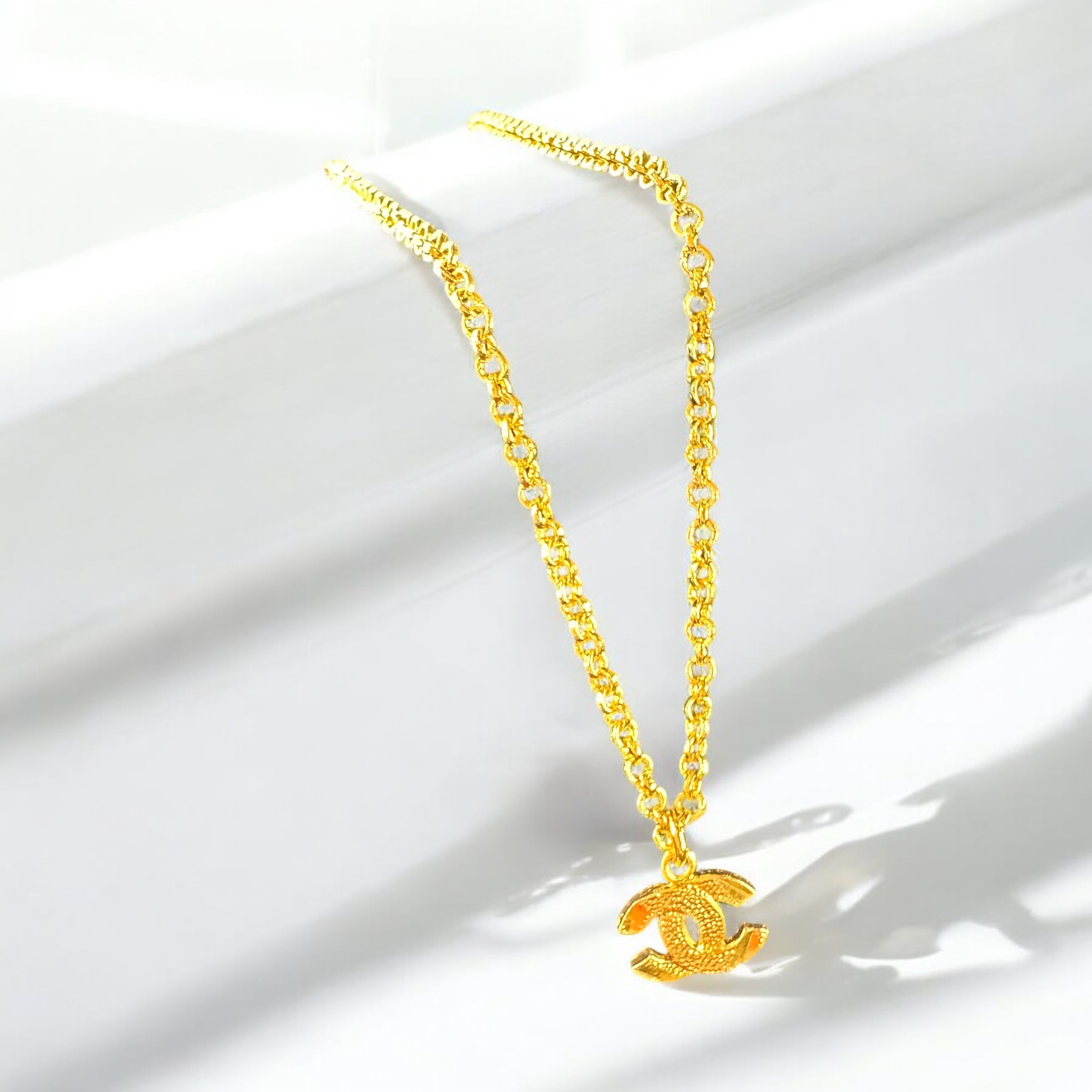 Gold Pendant Necklace