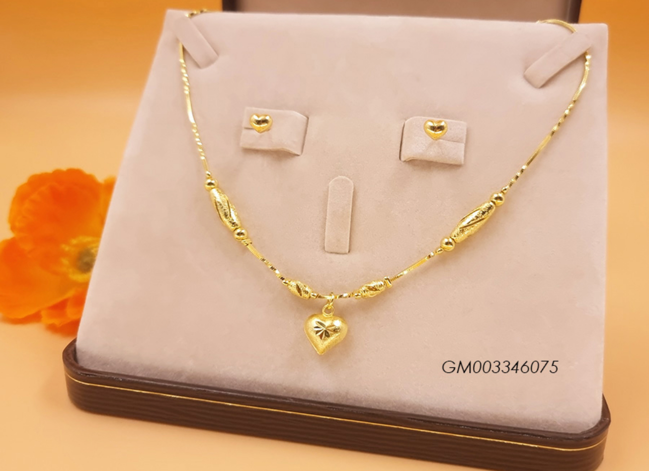 Elegant Gold Heart Necklace