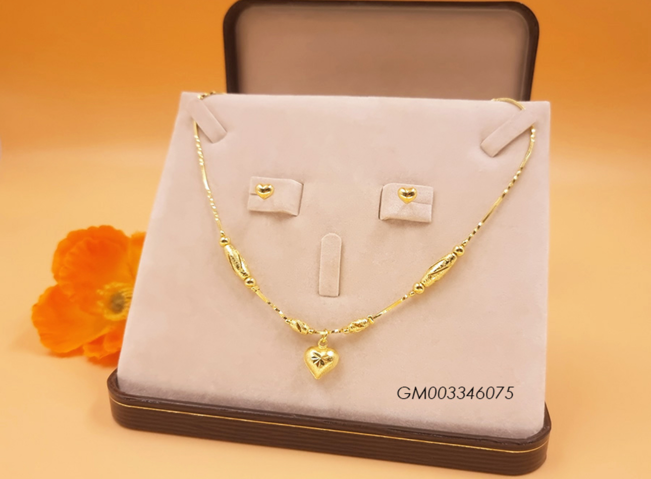 Elegant Gold Heart Necklace