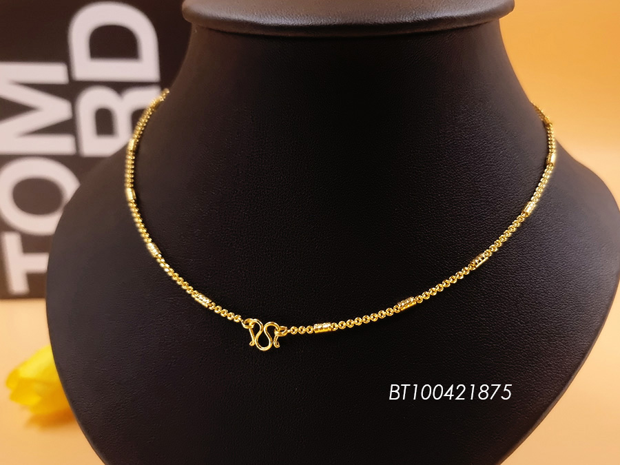 Gold Pattern Necklace