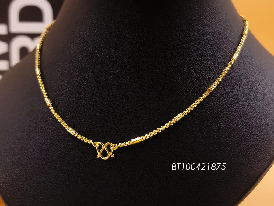 Gold Pattern Necklace