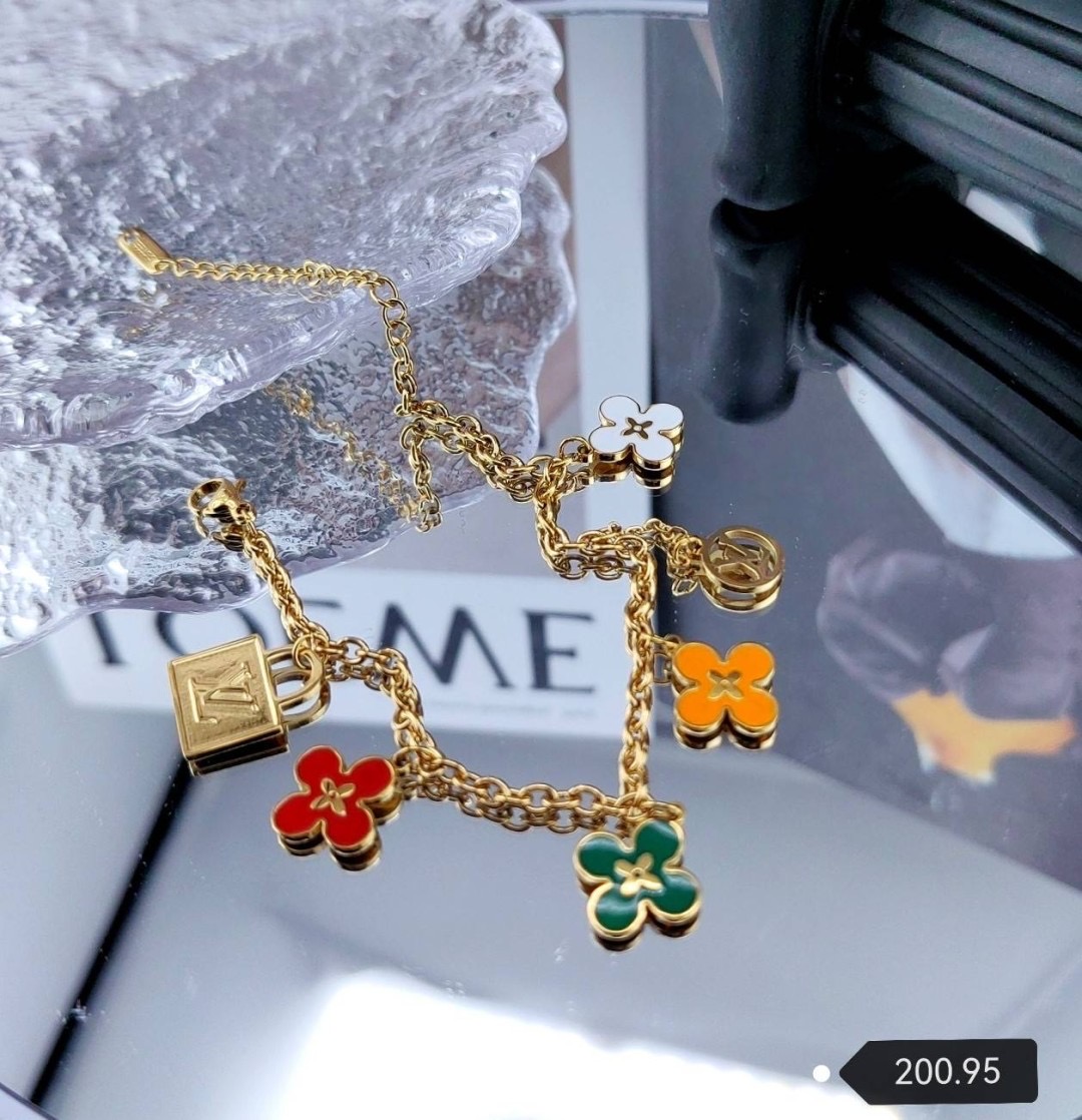 Elegant Floral Gold Bracelet
