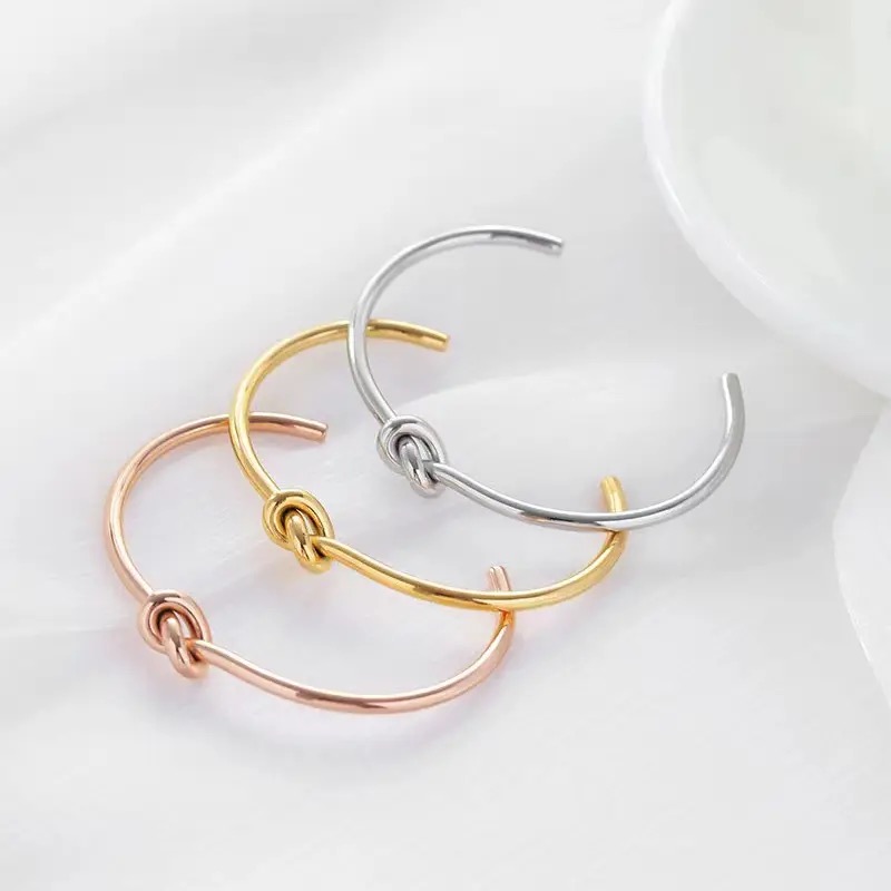 Elegant Knotted Bracelet Bangle