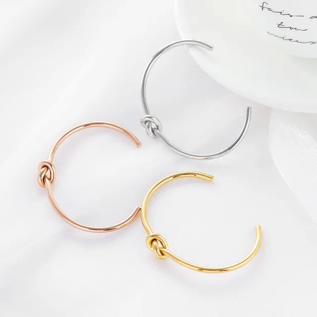 Elegant Knotted Bracelet Bangle
