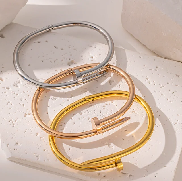 Nail Bangle without Zircon