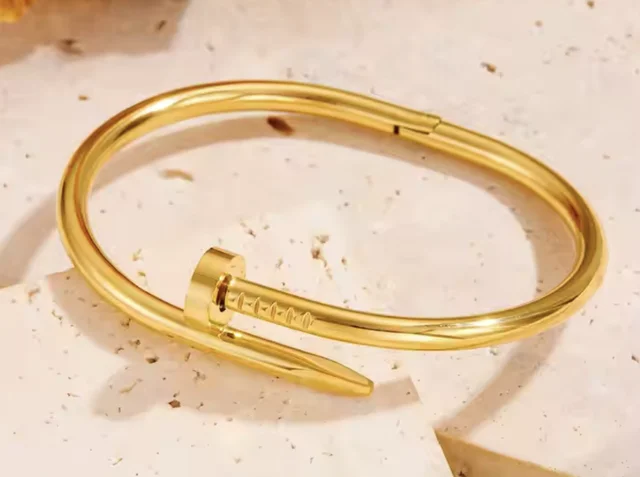 Nail Bangle without Zircon
