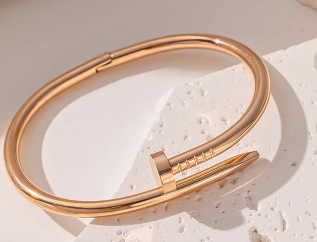 Nail Bangle without Zircon