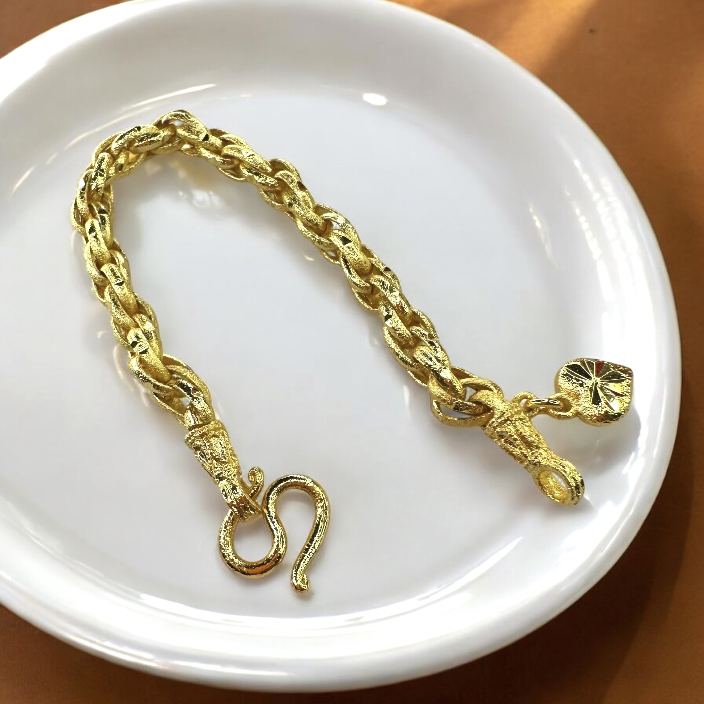 Gold Twisted Robe Bracelet