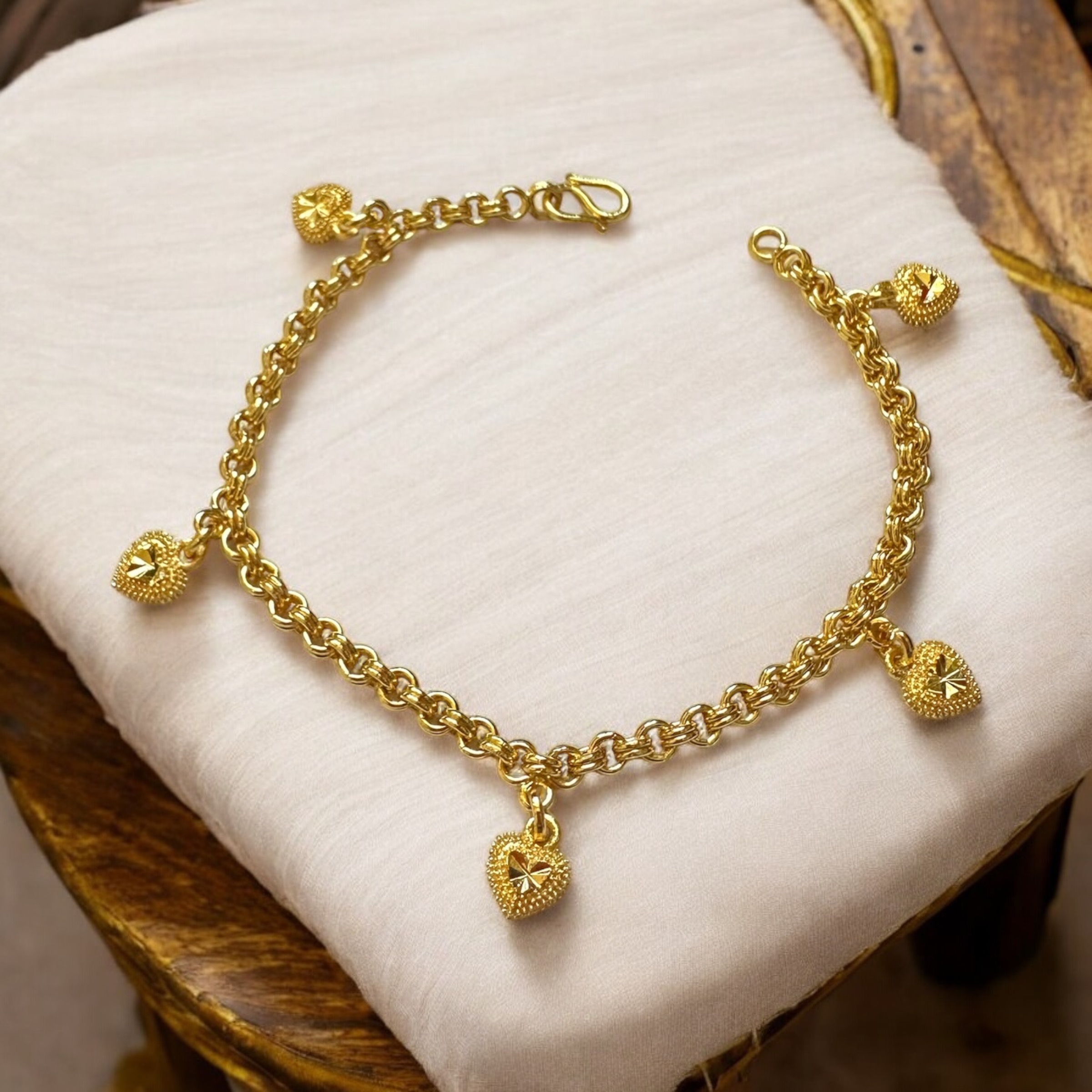 Dangling Heart Bracelet