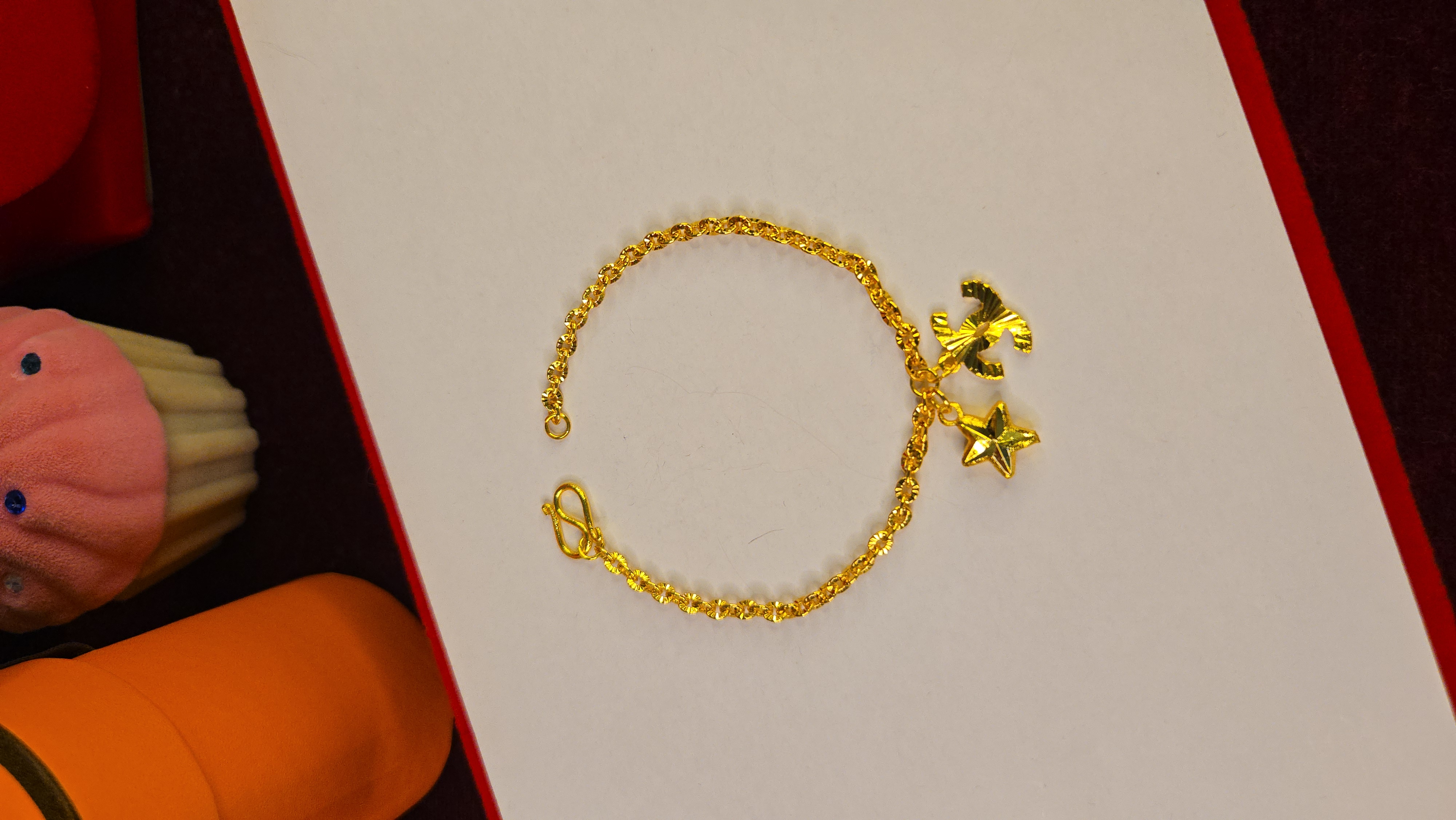 Dangling Star Charm Chain Bracelet