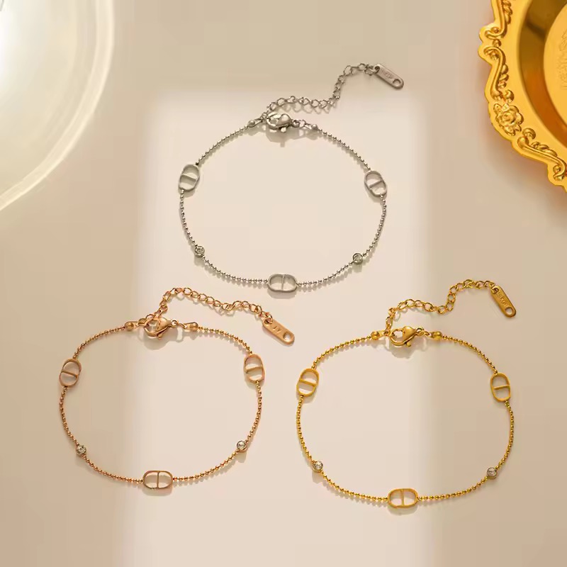 Elegant Cd Chain Bracelet