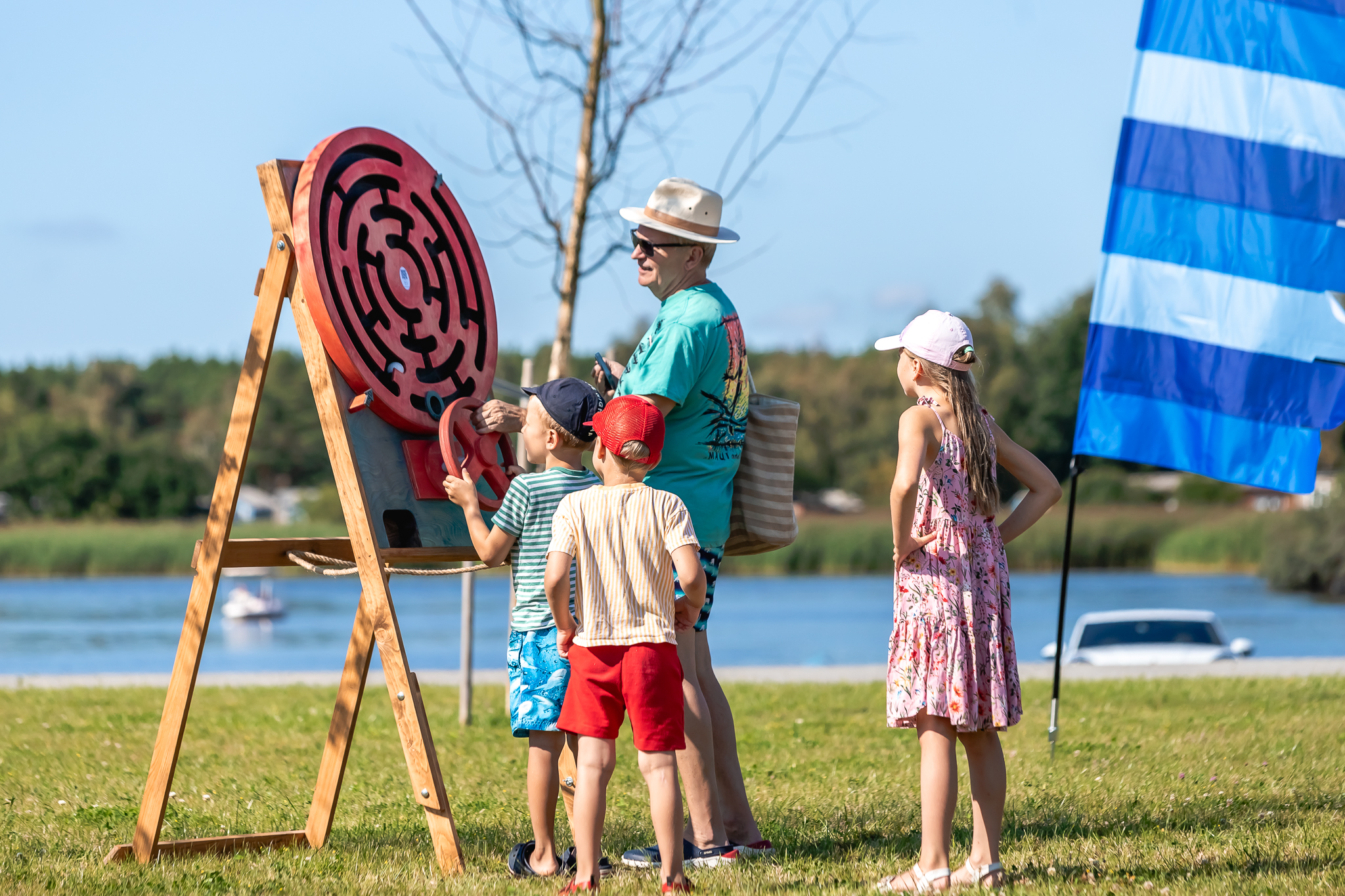 Besisukantis Labirintas - Nuoma