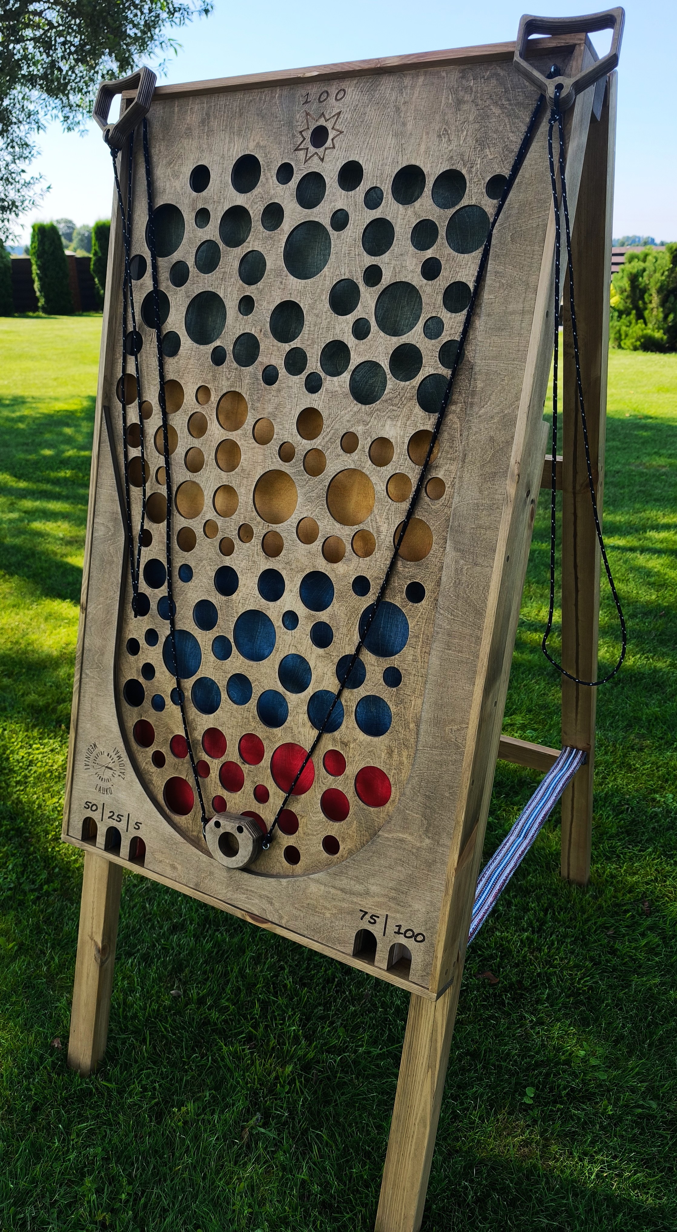 Skylė sienoje - Nuoma