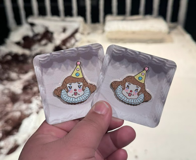 tonta golosa clown pin