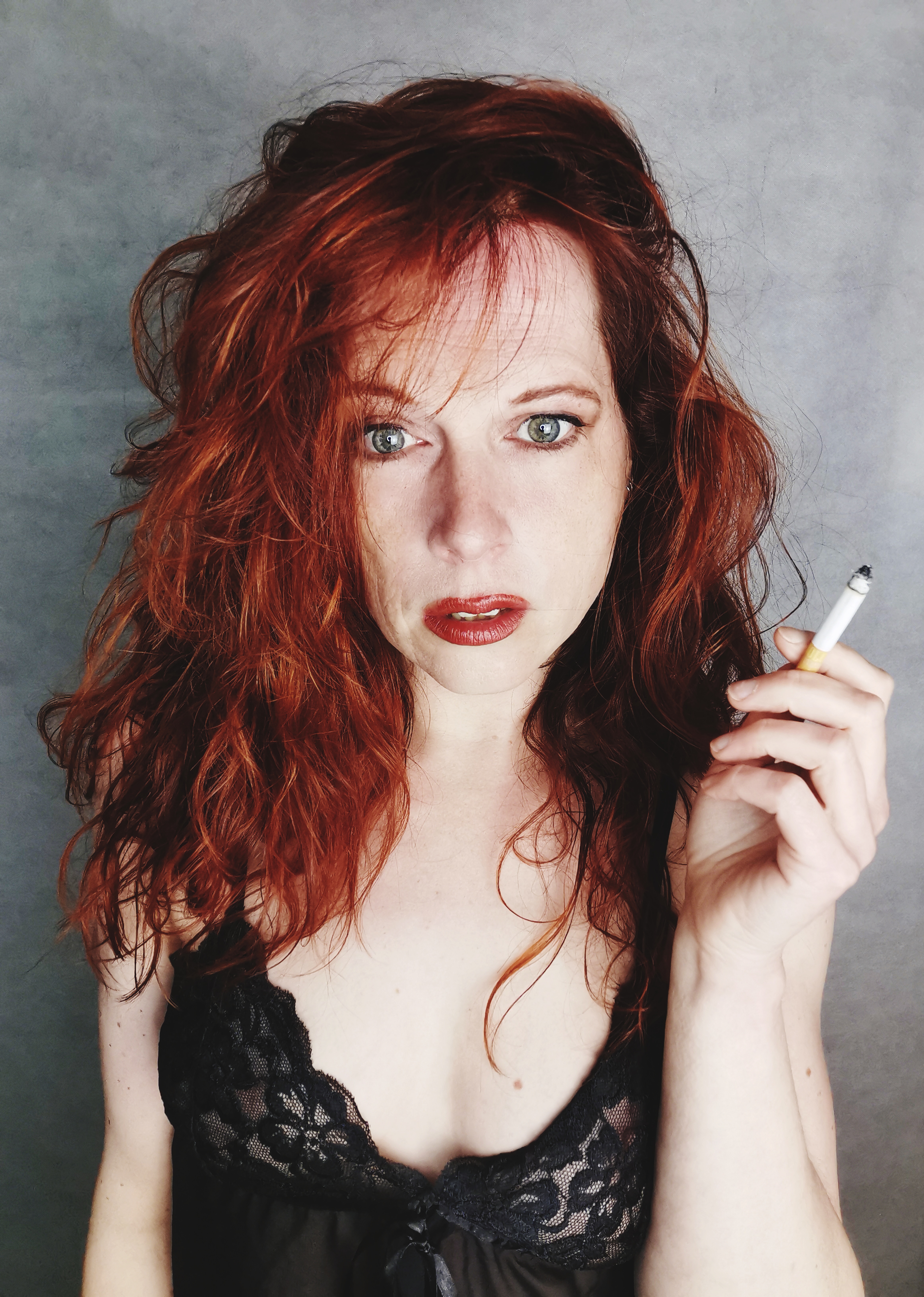 Sophie, 43 ans | Son péché mignon, le fétichisme des pieds au téléphone rose