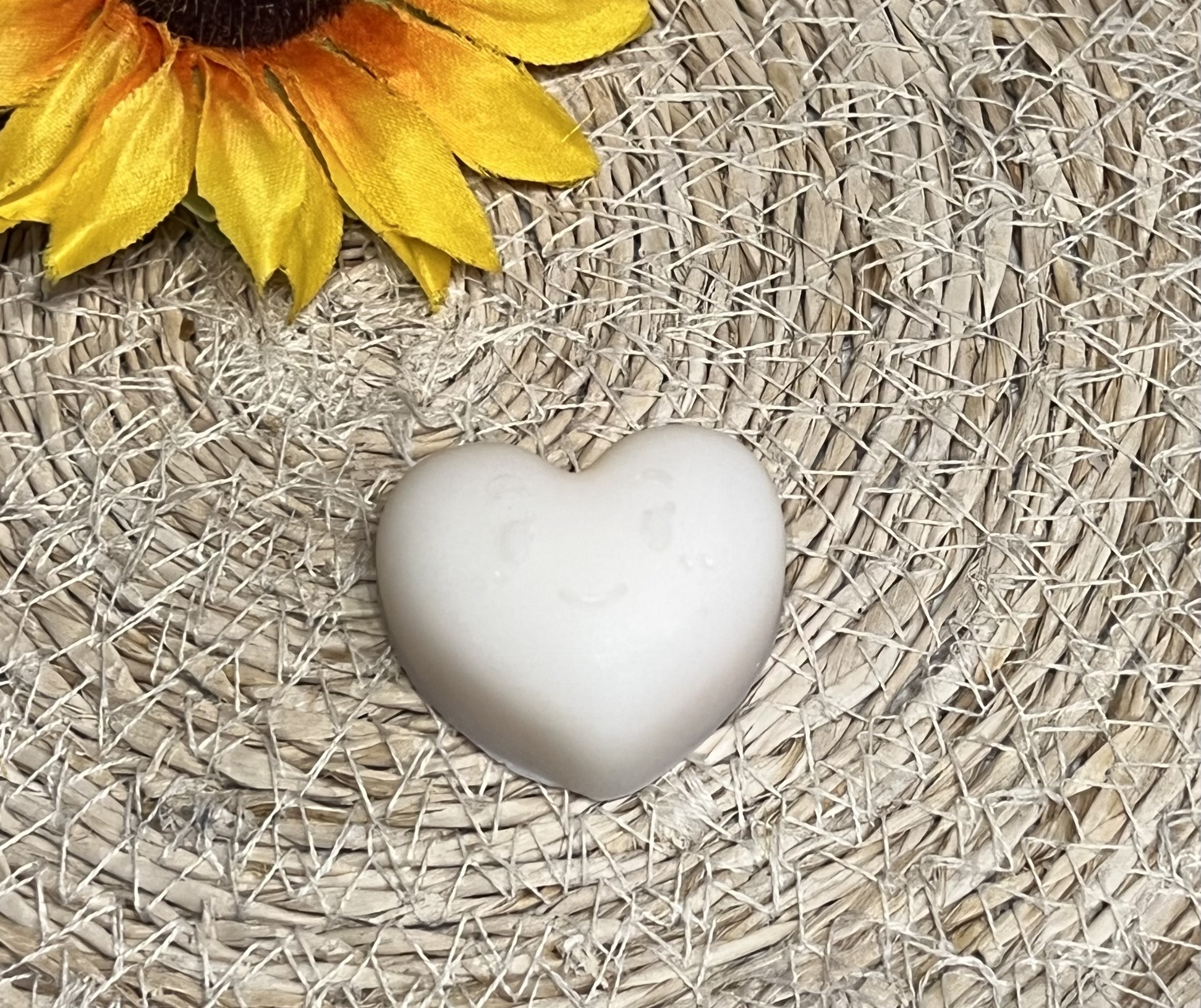 Fondant pour gender reveal en forme de cœur