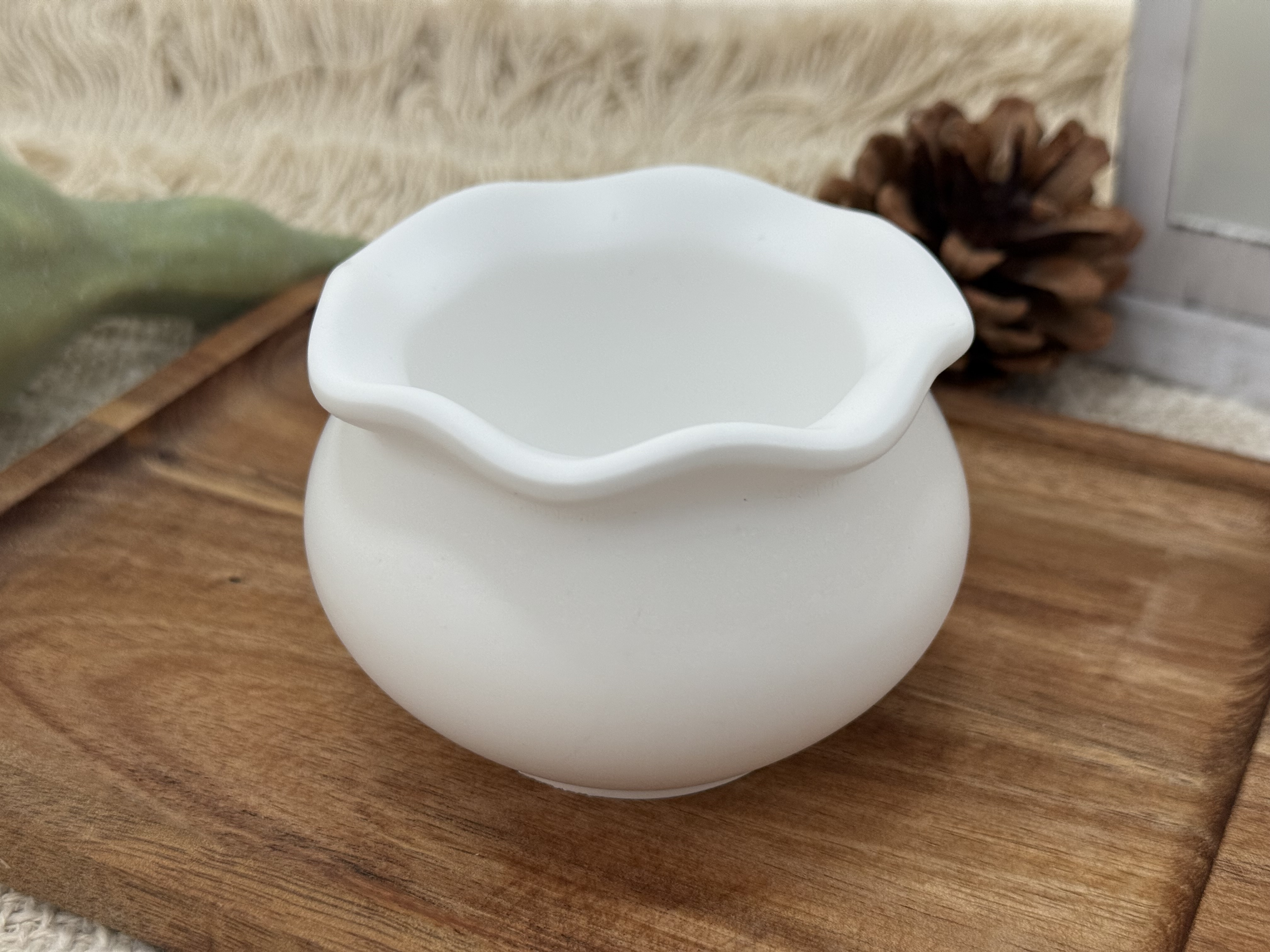 Petit pot en forme de Chaudron blanc