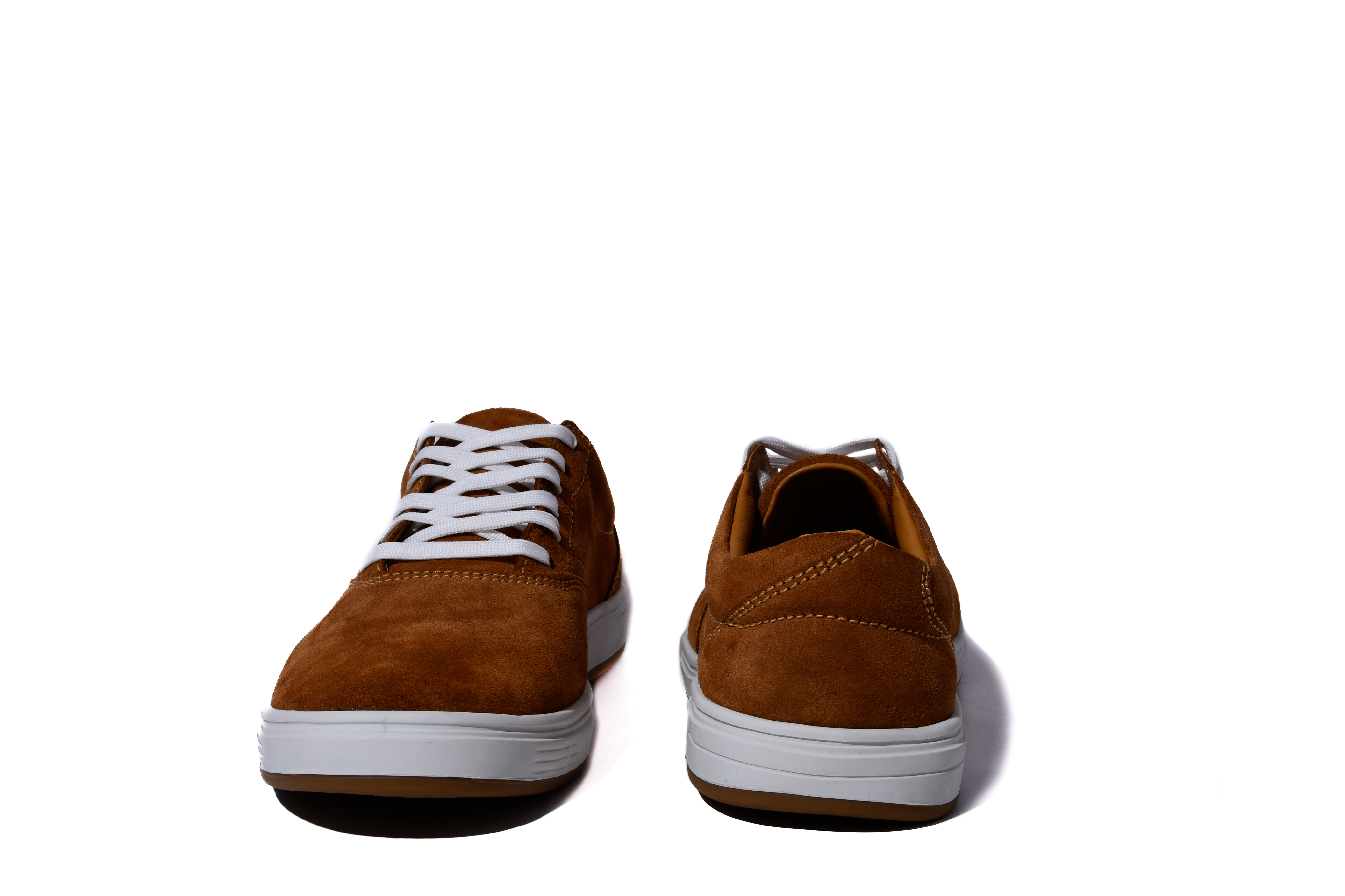 Zapatilla de ante marrón