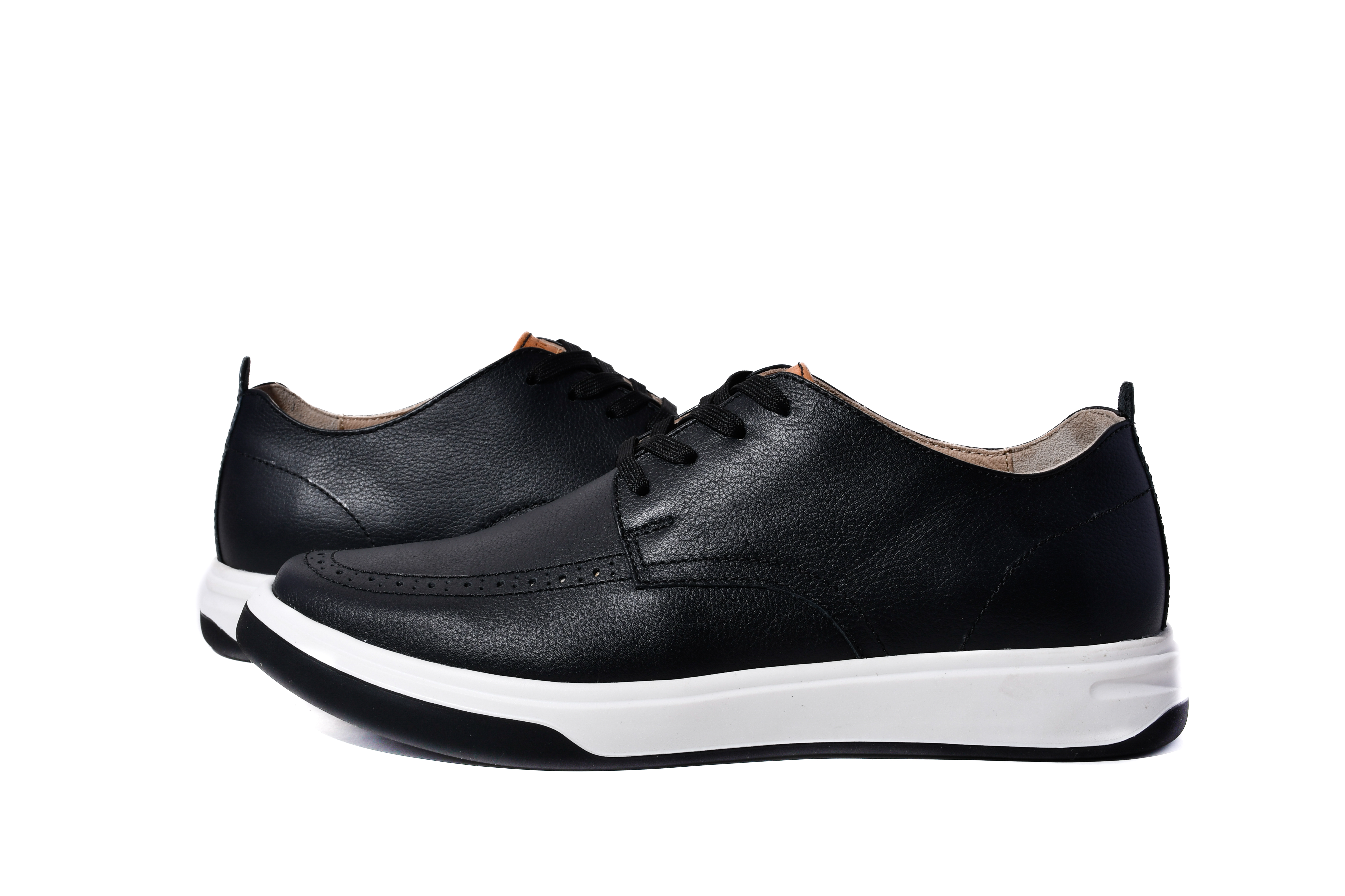 Zapato de cuero negro