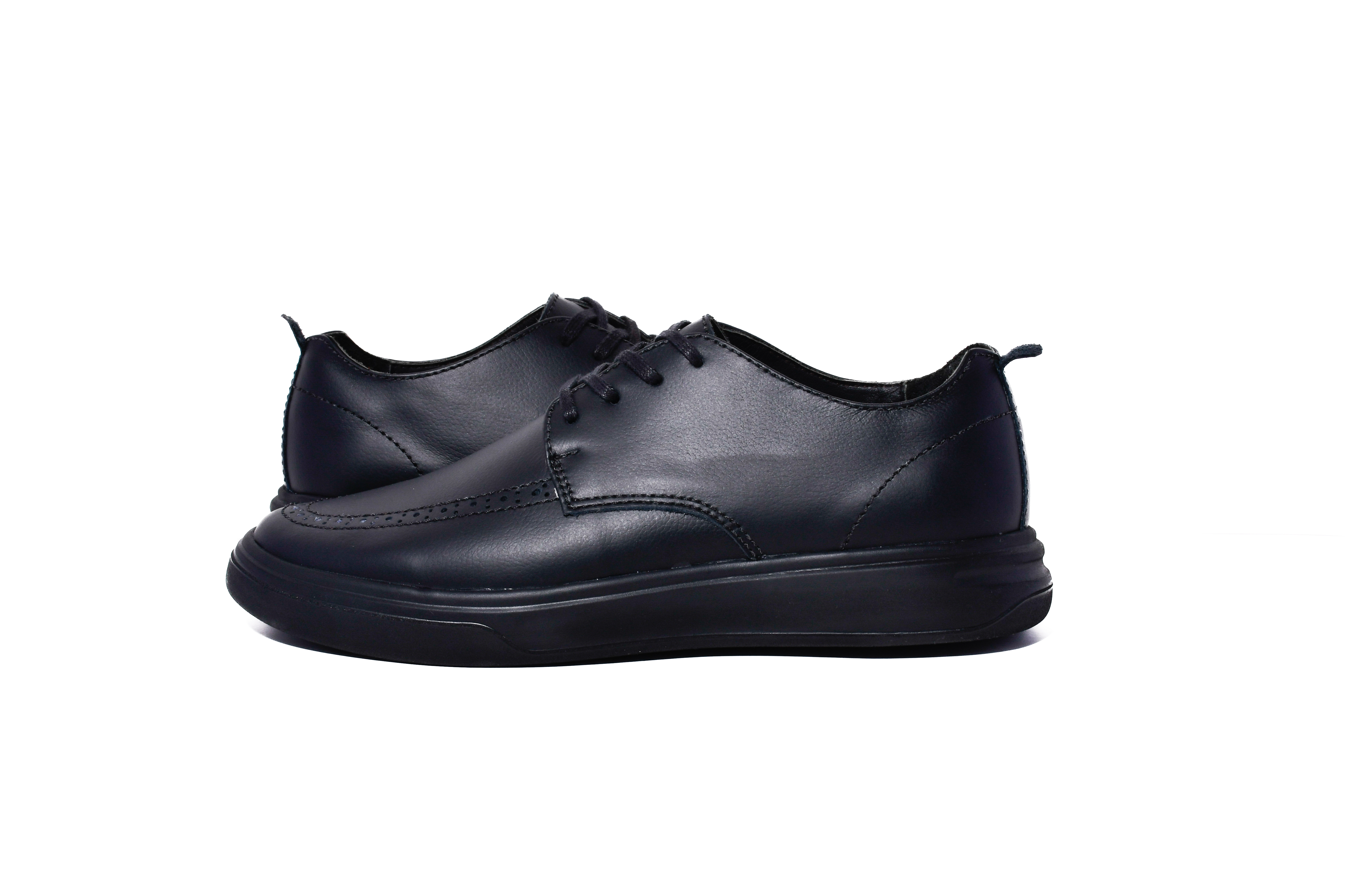 Zapato casual de cuero negro