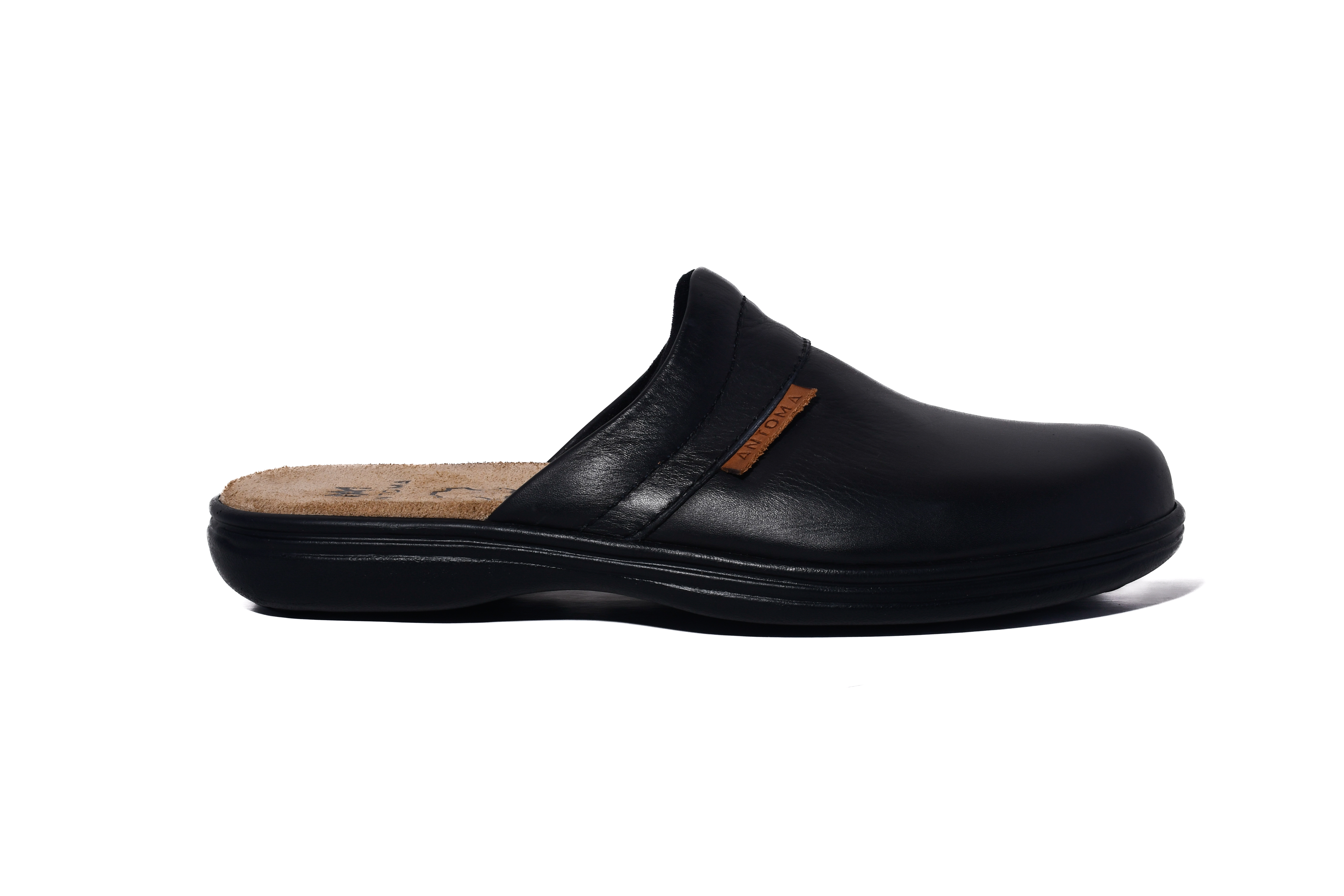 Pantufla de cuero negra