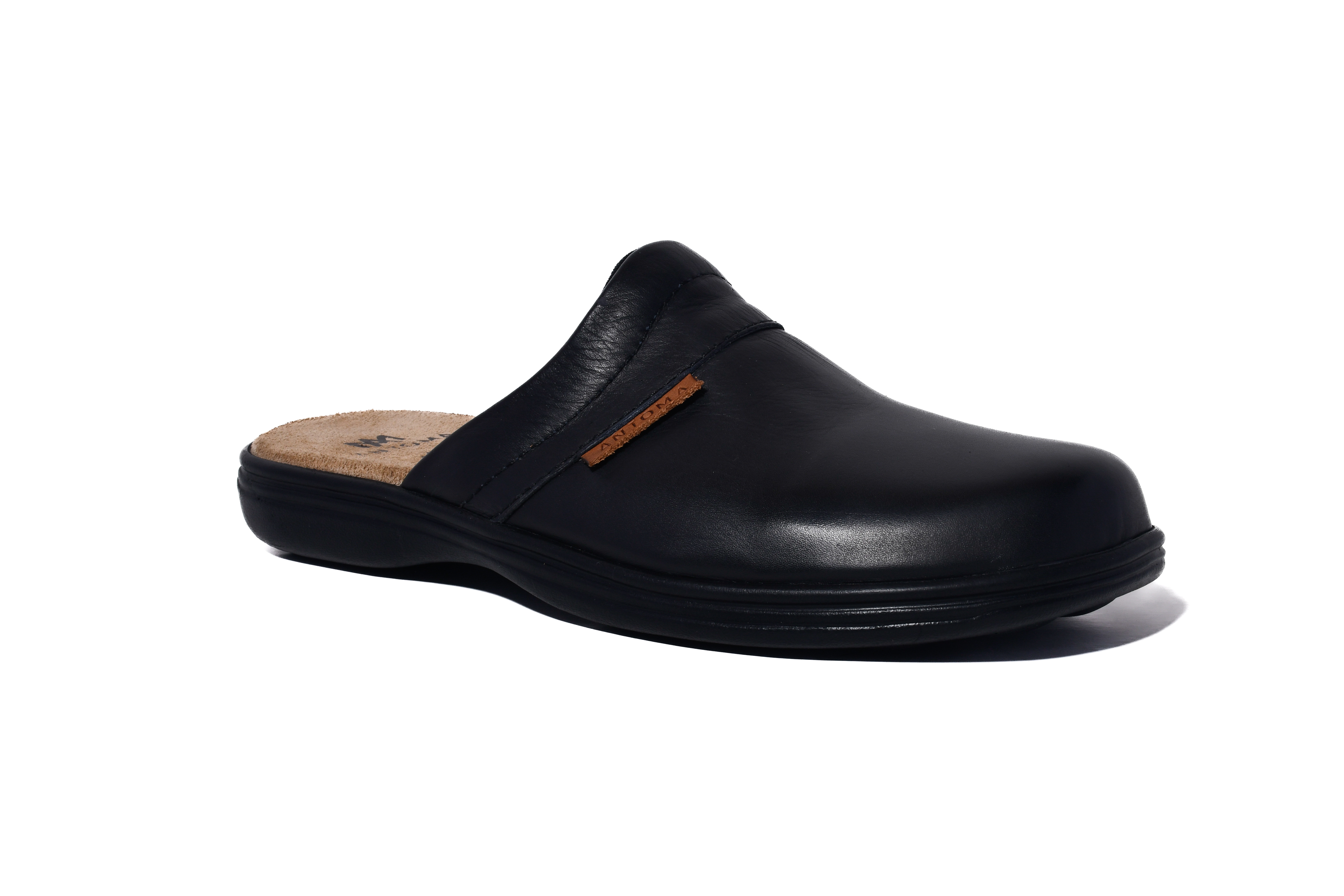 Pantufla de cuero negra