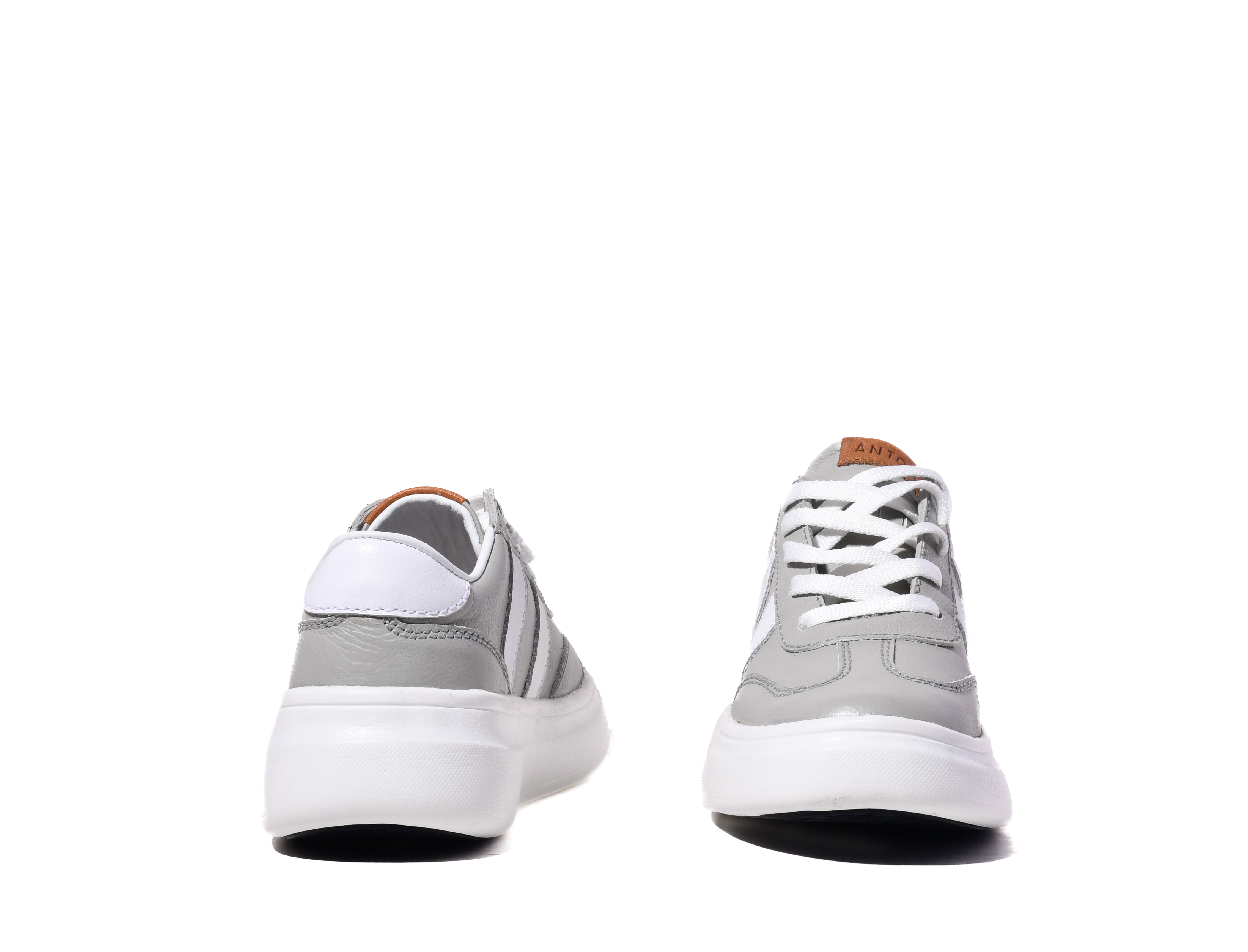 Zapatilla deportiva gris