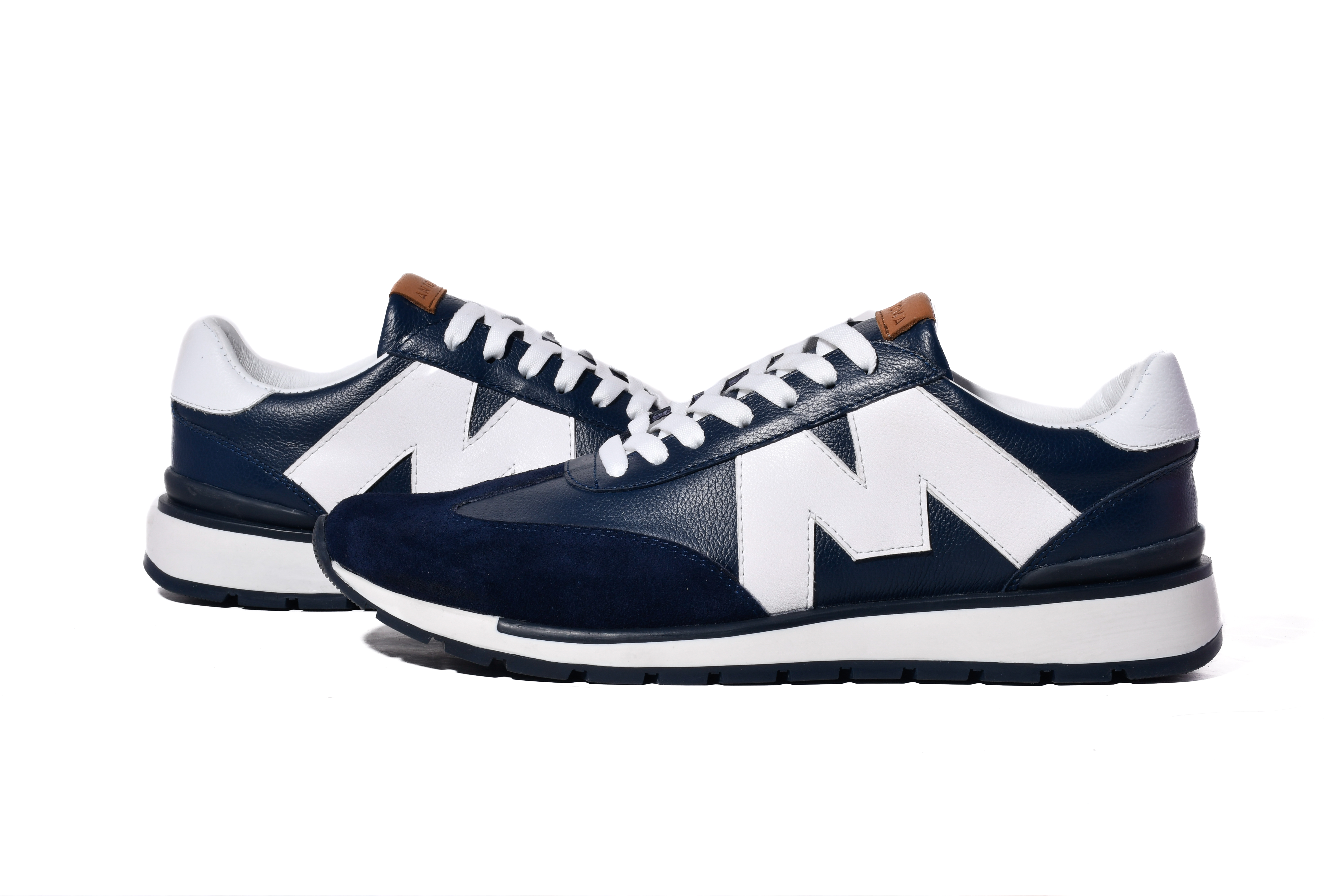 Zapatilla deportiva azul marino