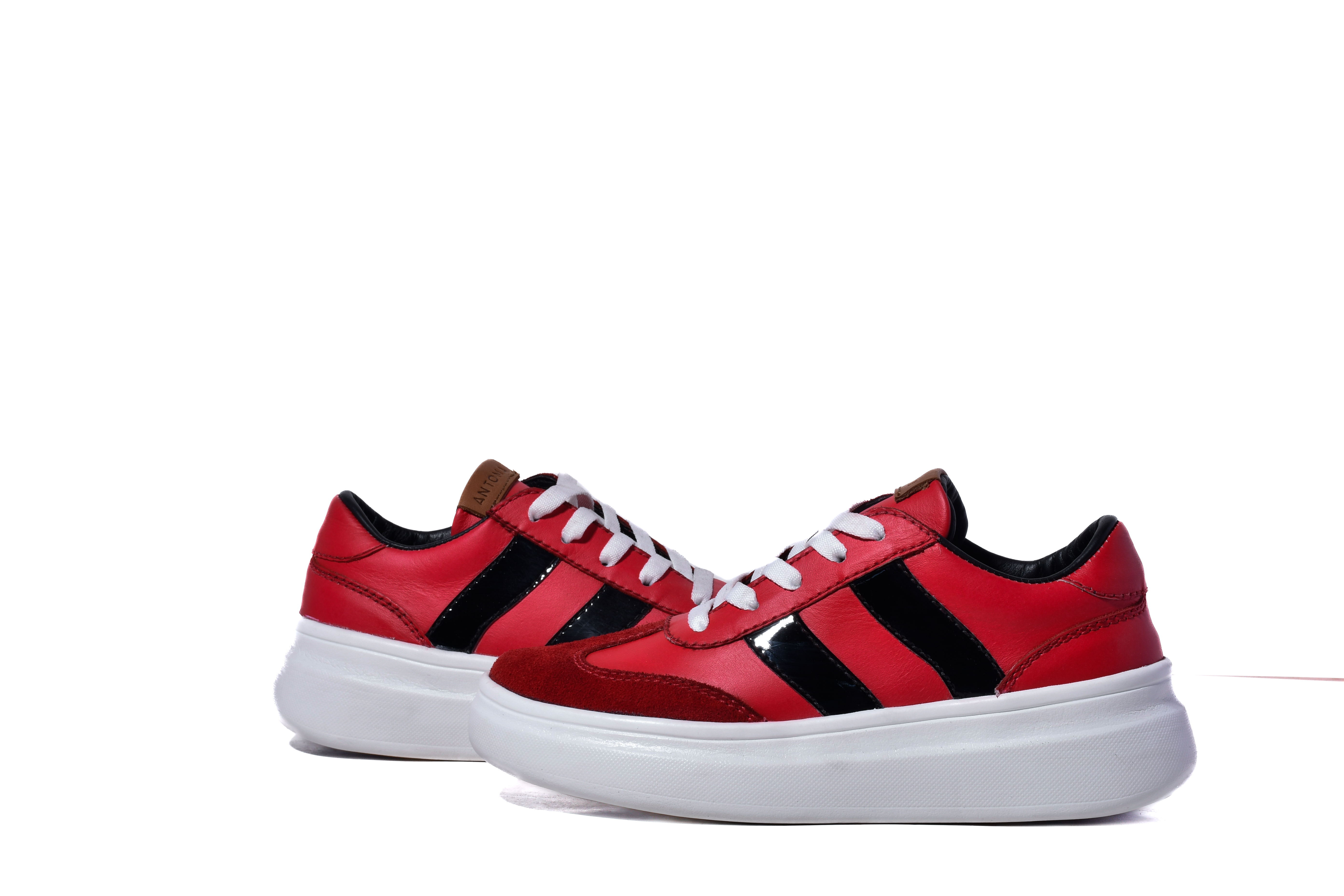 Zapatilla deportiva roja