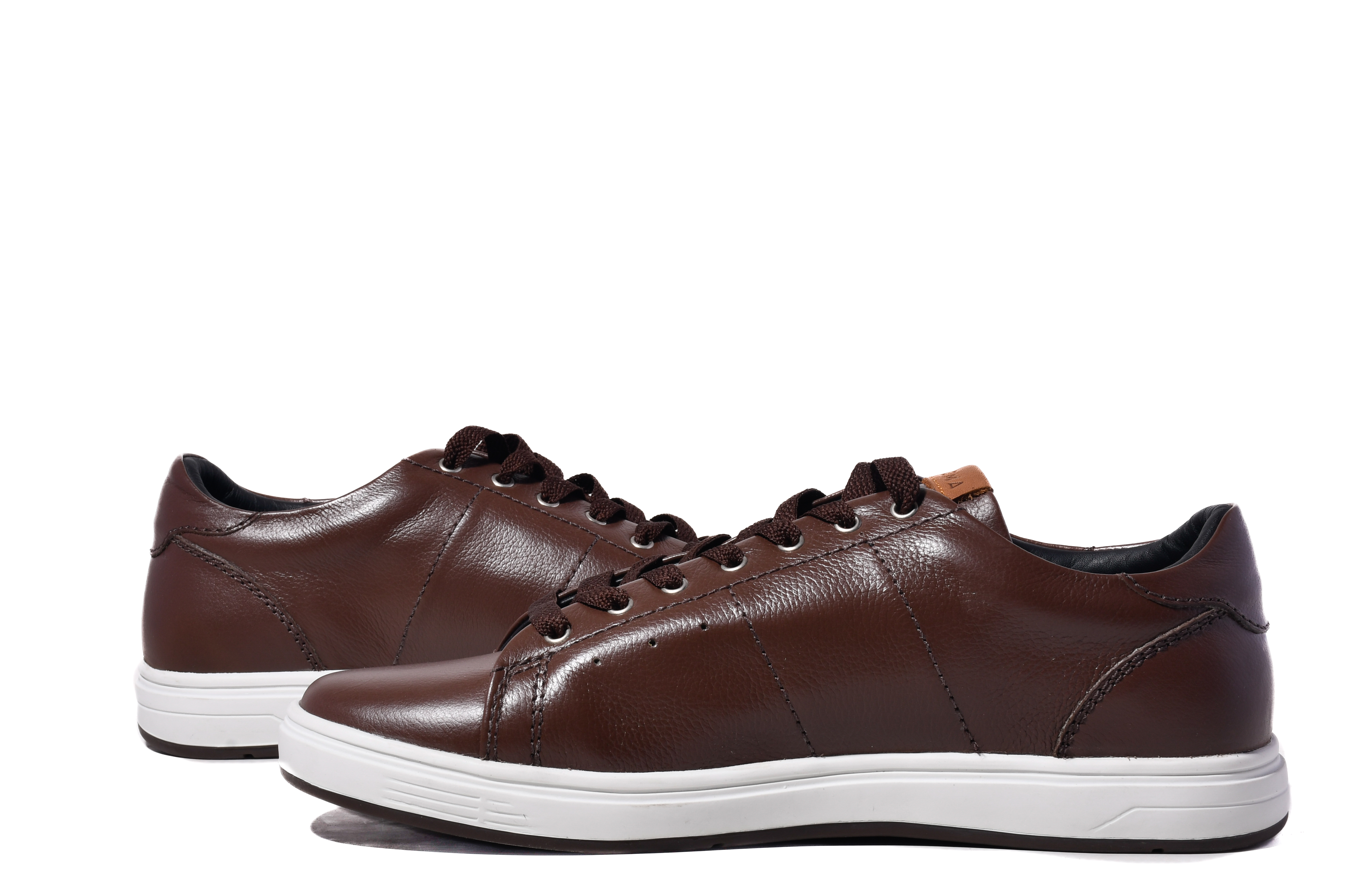 Zapato deportivo marrón