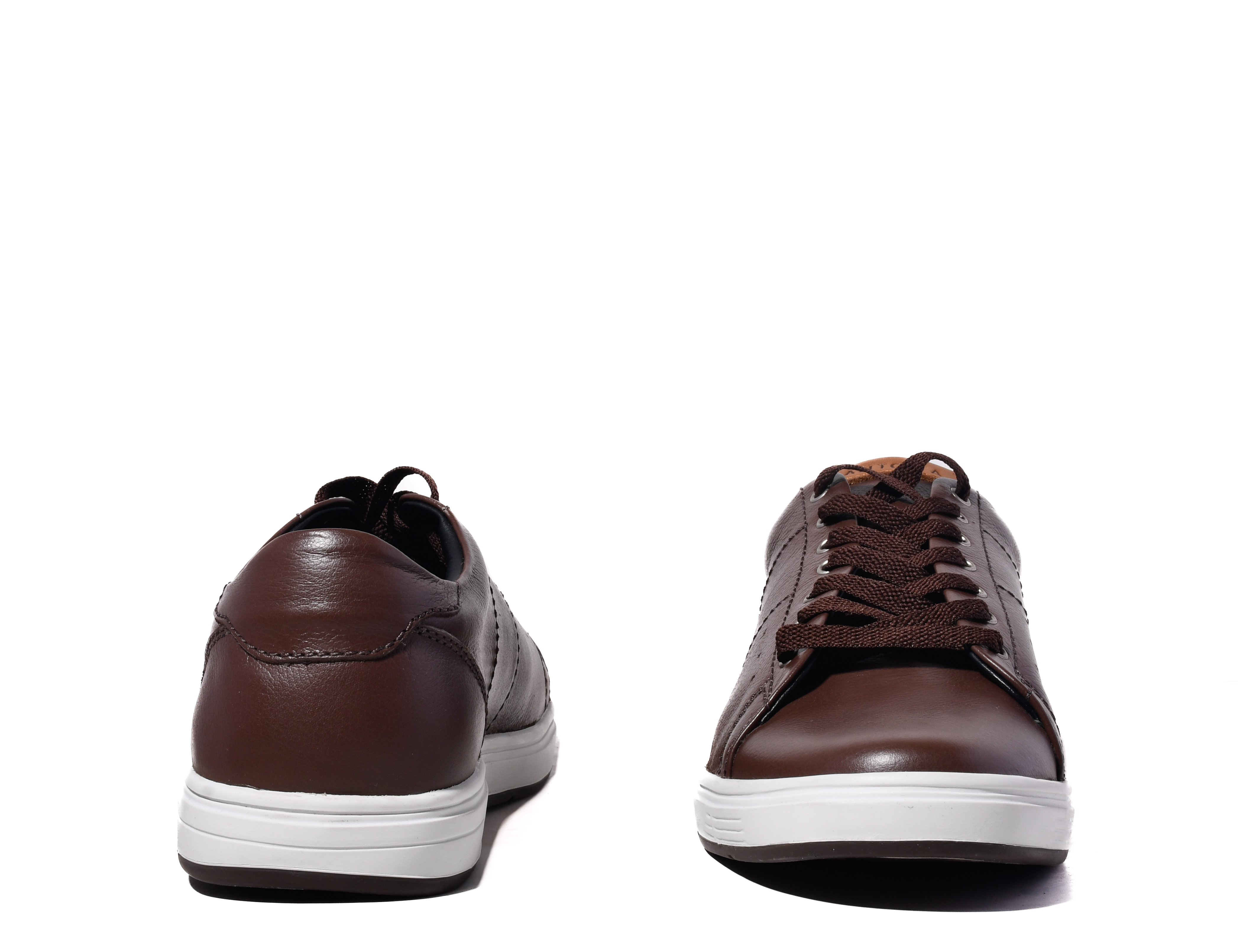 Zapato deportivo marrón