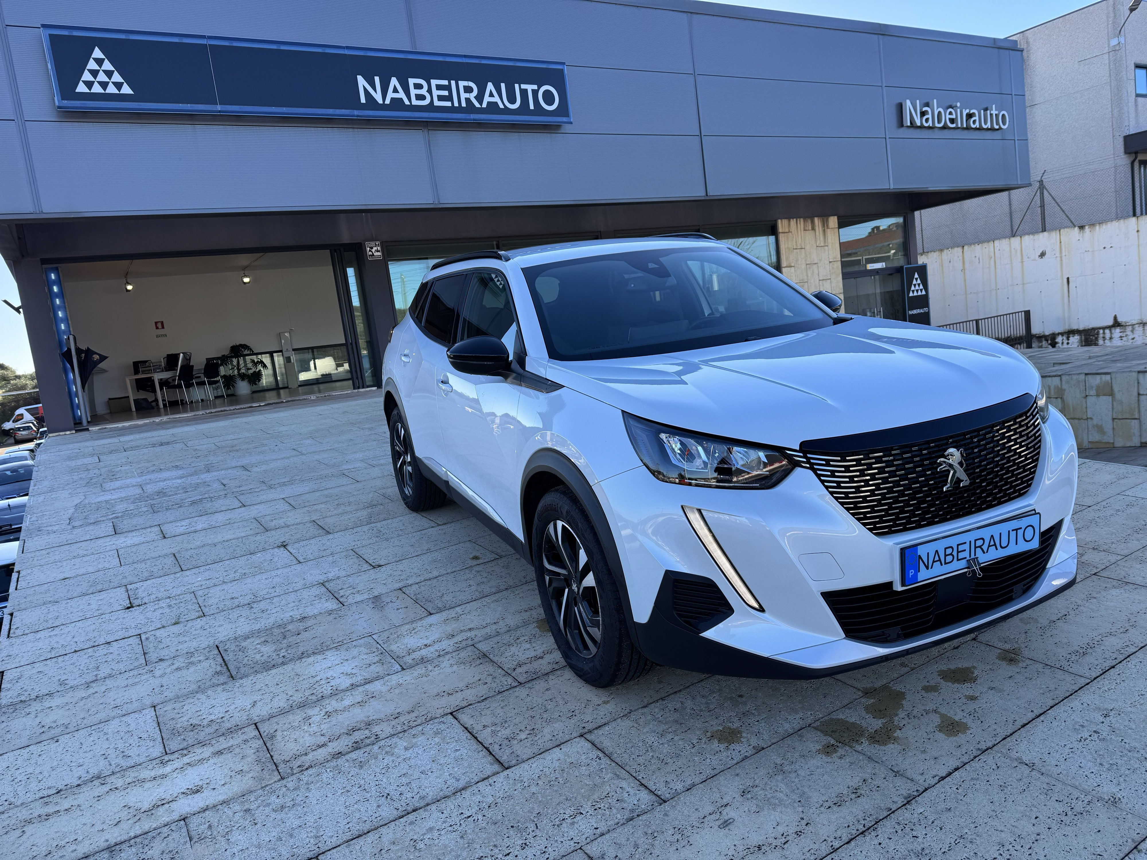 Peugeot 2008 1.2 Puretech Allure EAT8
