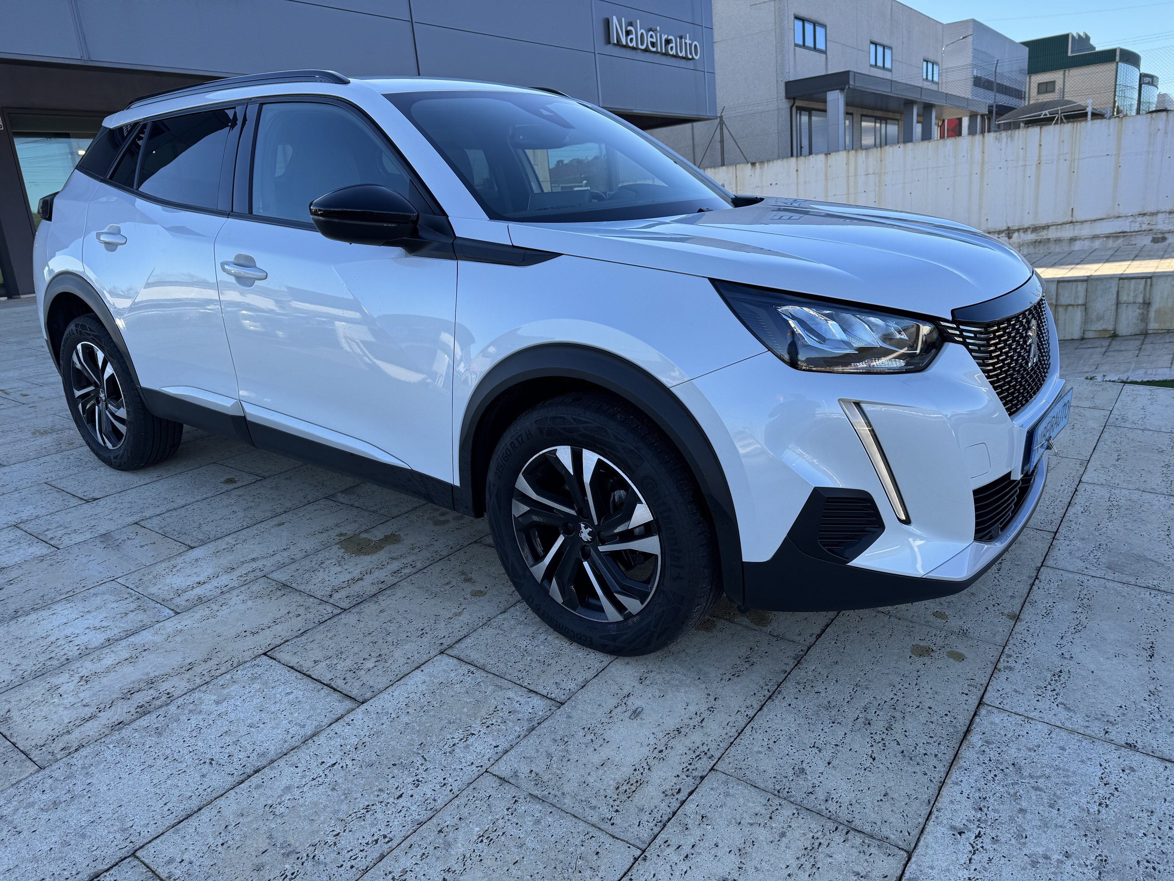 Peugeot 2008 1.2 Puretech Allure EAT8