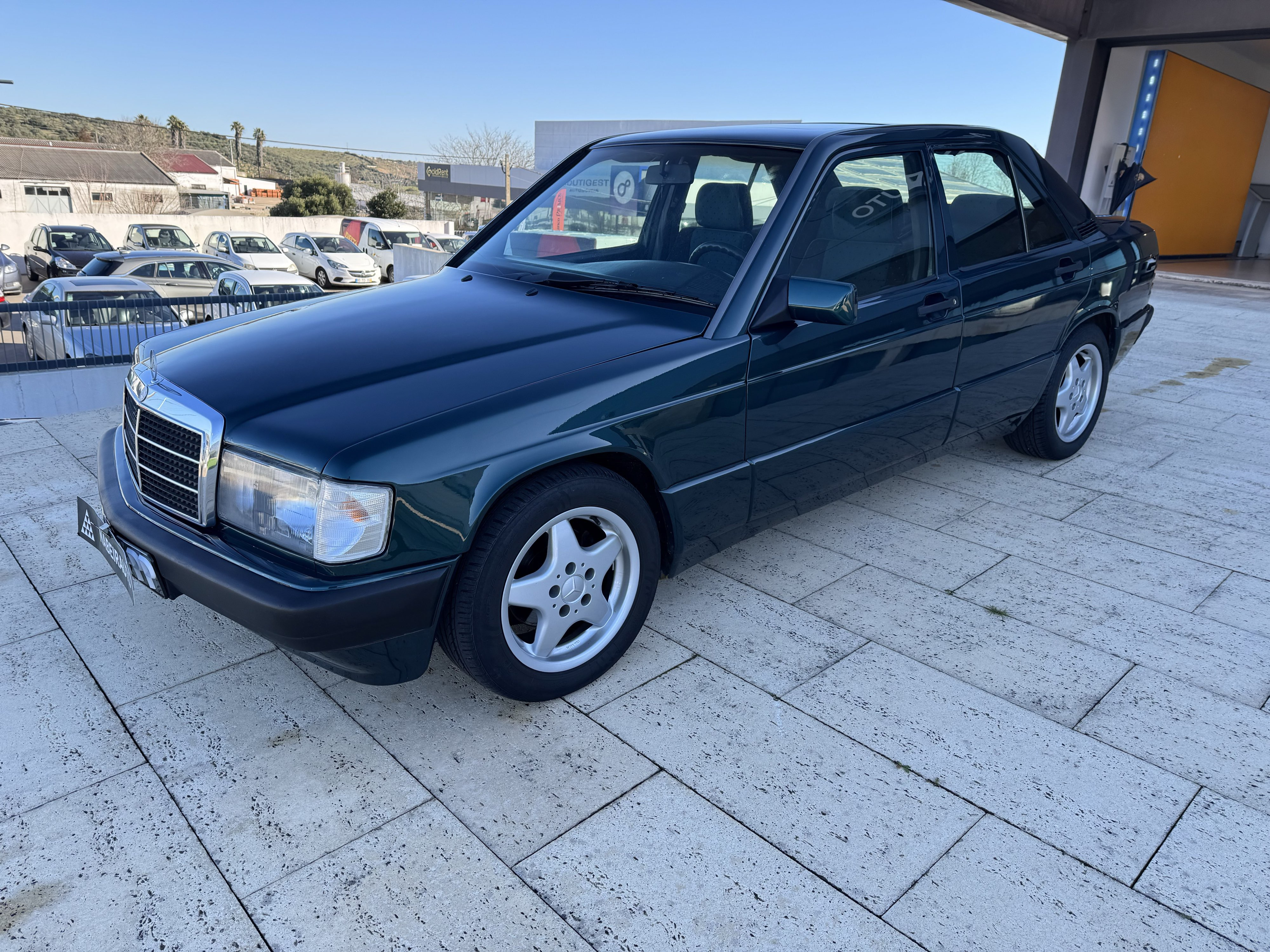 Mercedes-Benz 1.9D 2.5