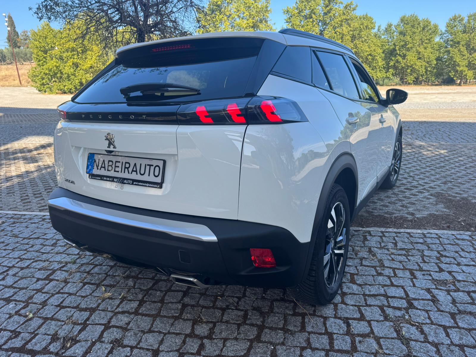 Peugeot 2008 1.2 Puretech EAT8 Allure