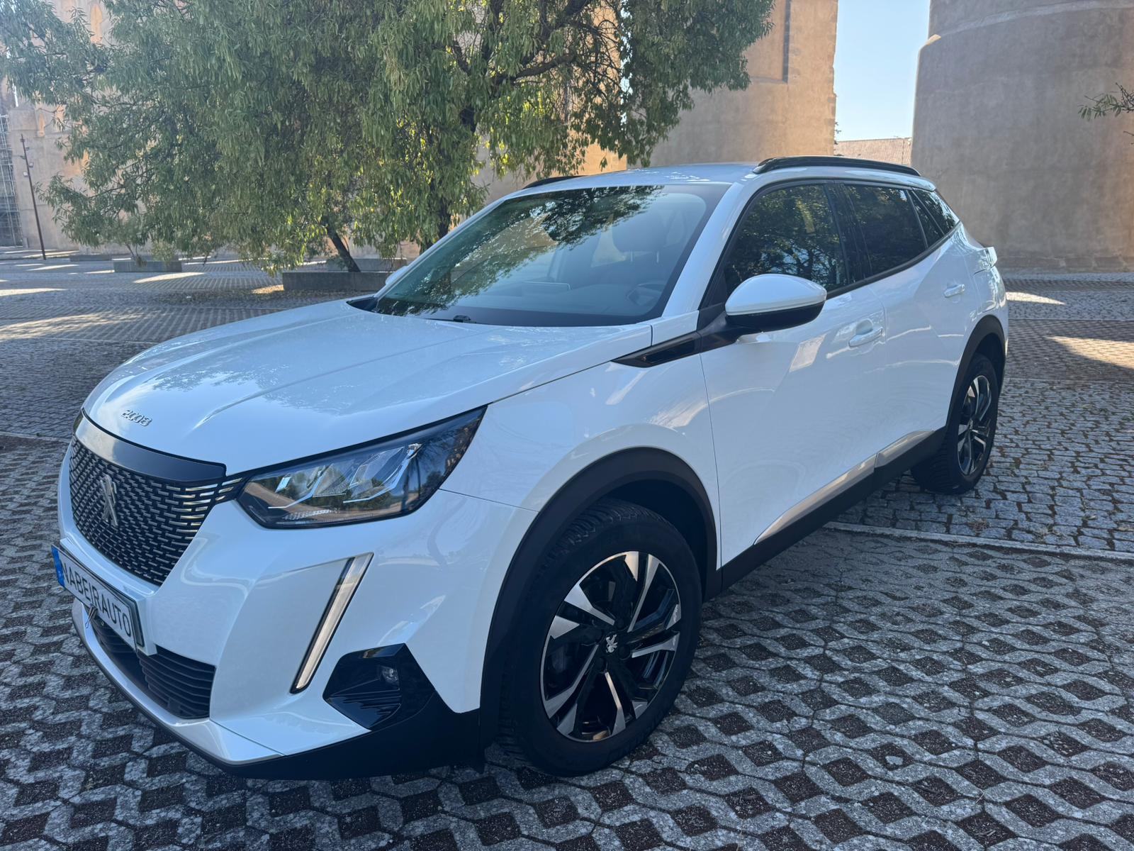 Peugeot 2008 1.2 Puretech EAT8 Allure