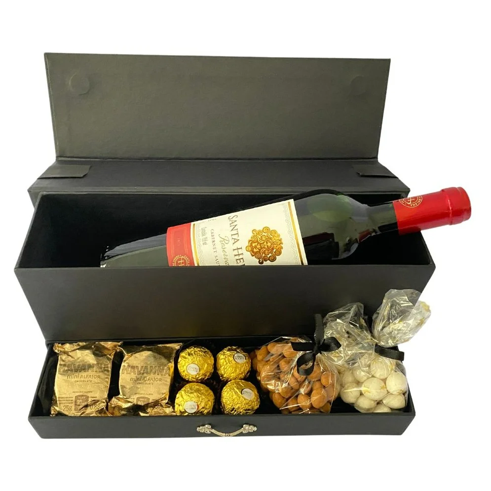 Caixa com Vinho, Chocolates e petiscos